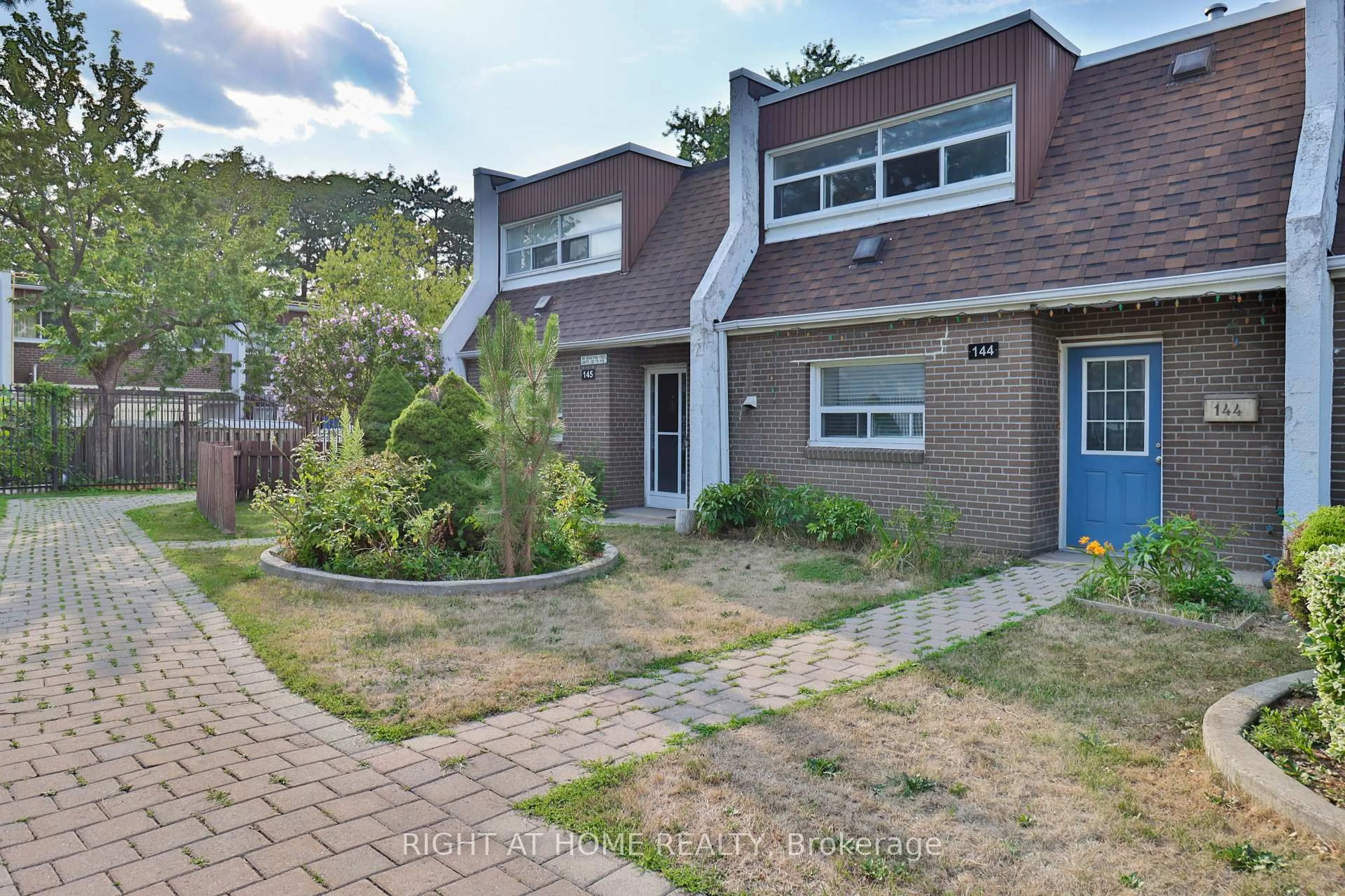 Home with brick exterior material, street for 34 Venetian Cres #144, Toronto Ontario M3N 2L8