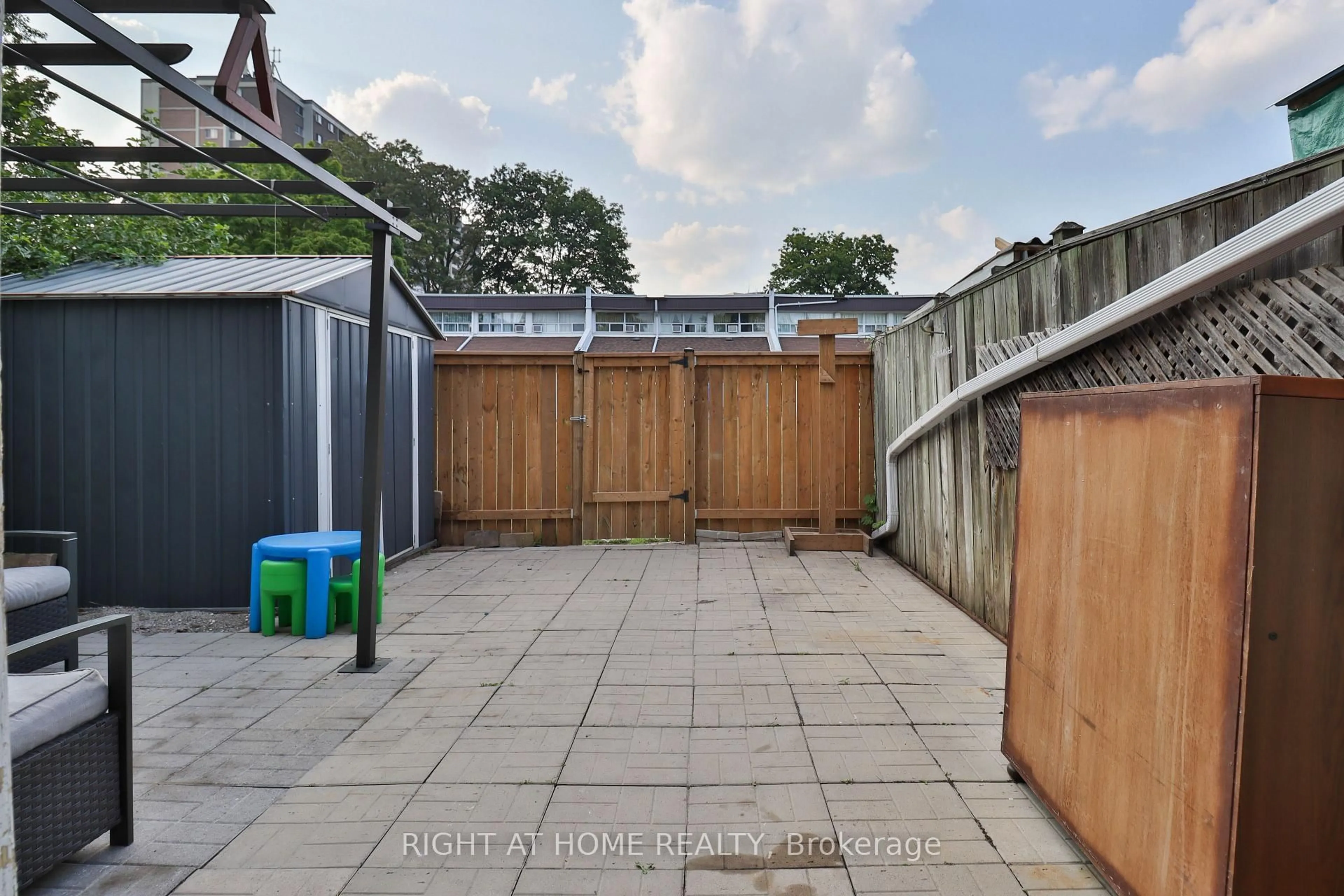 A pic from outside/outdoor area/front of a property/back of a property/a pic from drone, street for 34 Venetian Cres #144, Toronto Ontario M3N 2L8