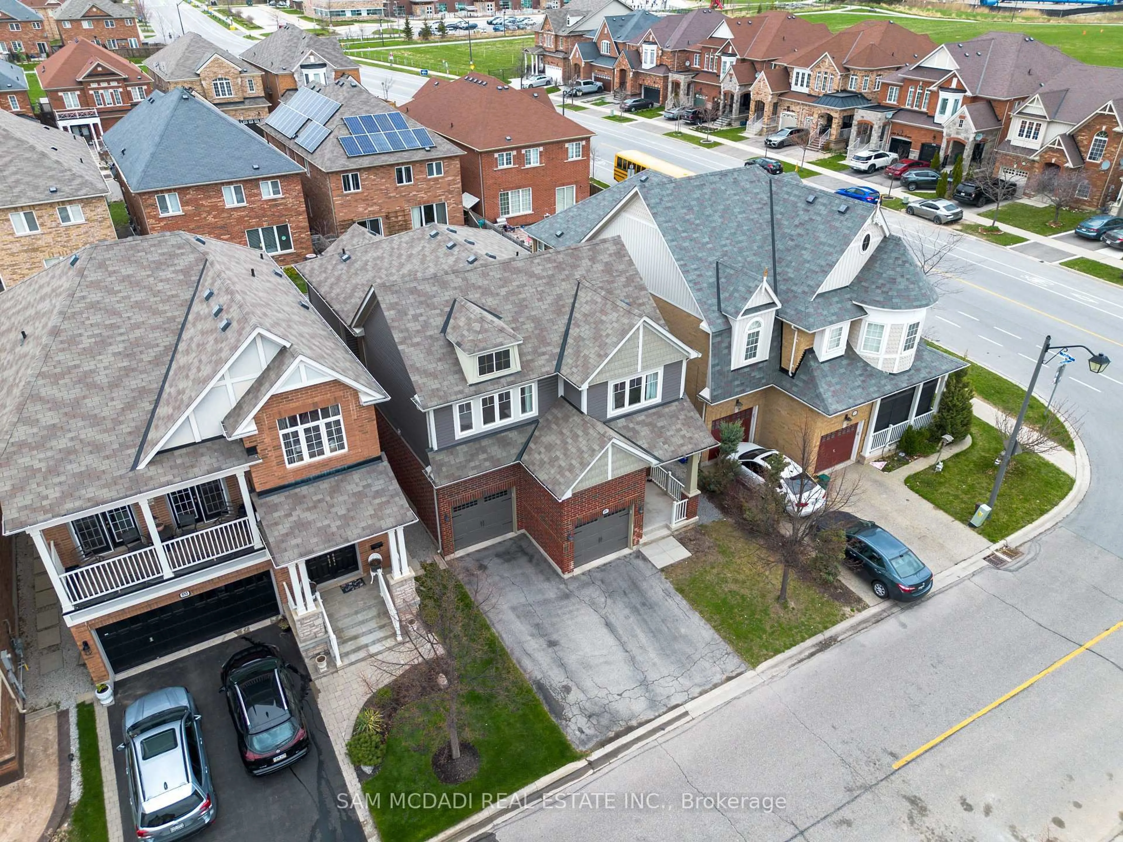 A pic from outside/outdoor area/front of a property/back of a property/a pic from drone, street for 597 Bartleman Terr, Milton Ontario L9T 6Z4
