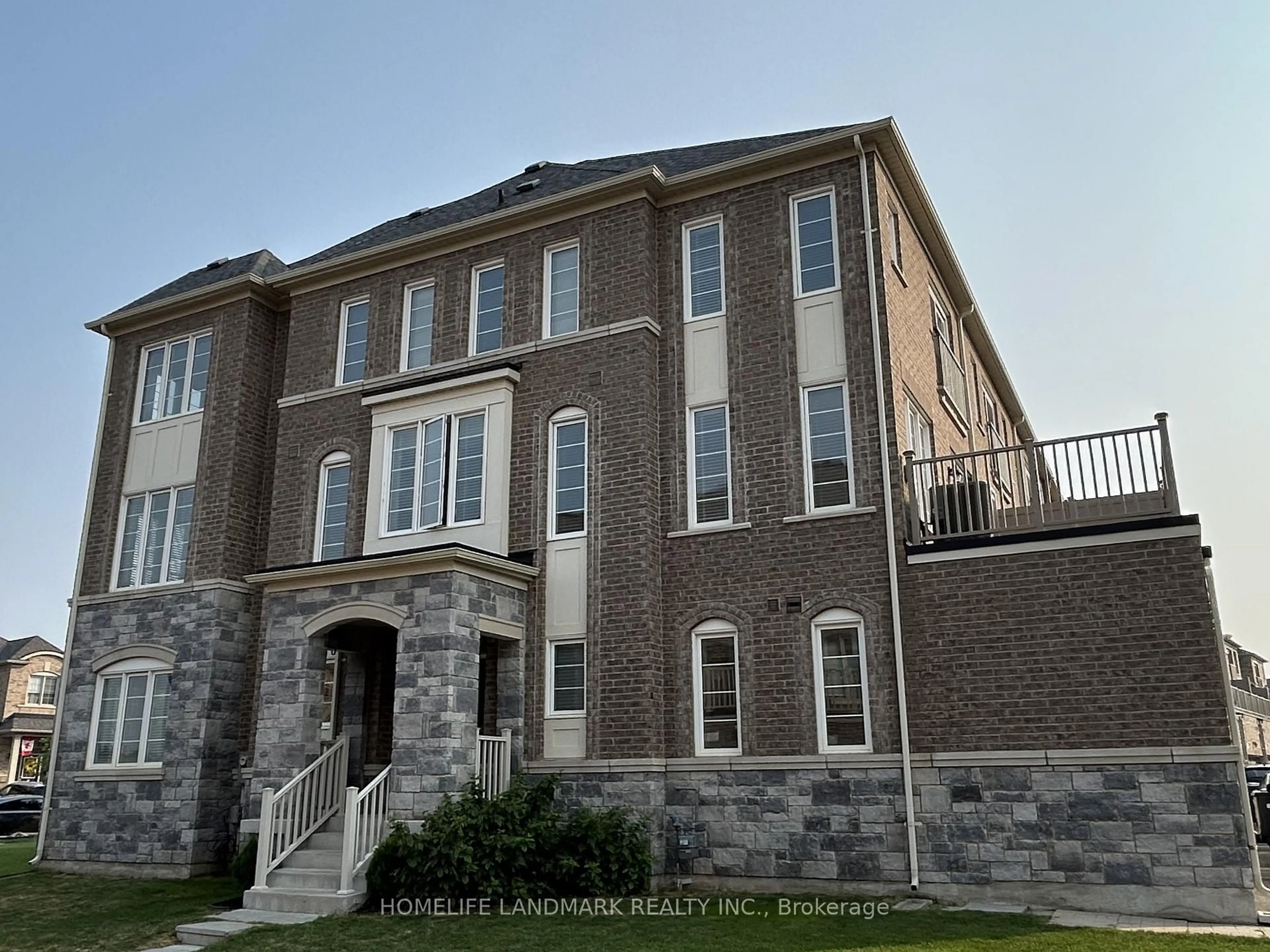Home with brick exterior material, building for 3 Temple Manor Rd, Brampton Ontario L6Y 6C5