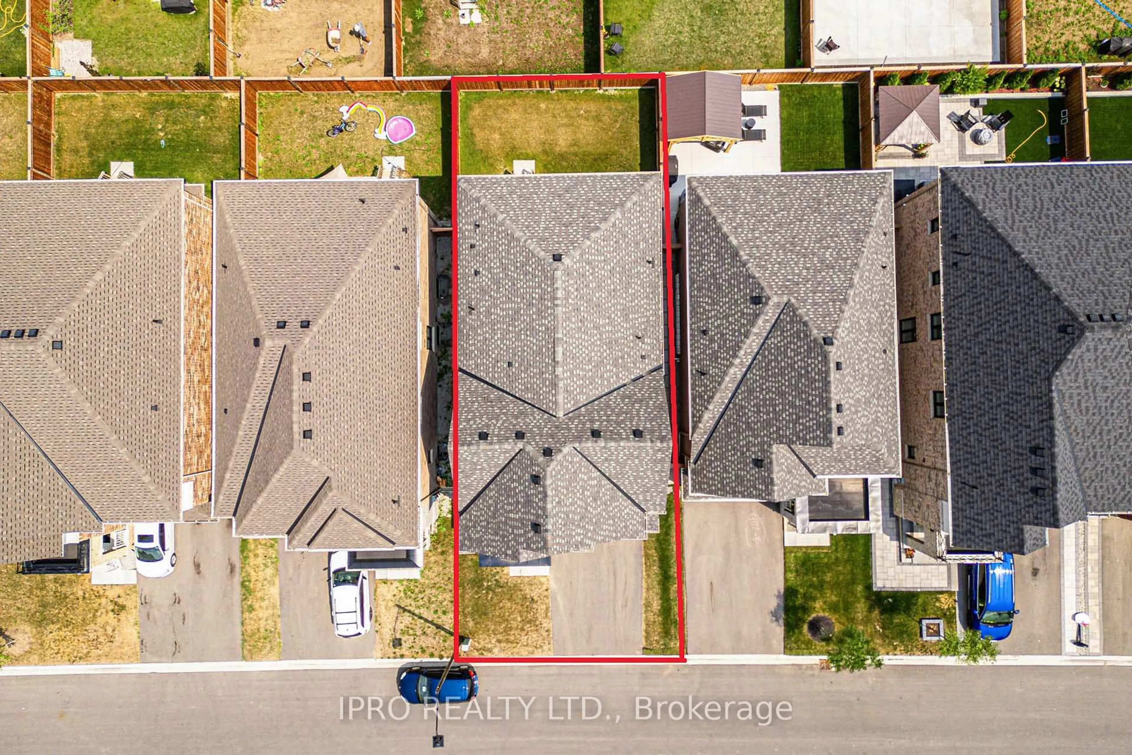 A pic from outside/outdoor area/front of a property/back of a property/a pic from drone, street for 446 Thornborrow Crt, Milton Ontario L9T 1T4