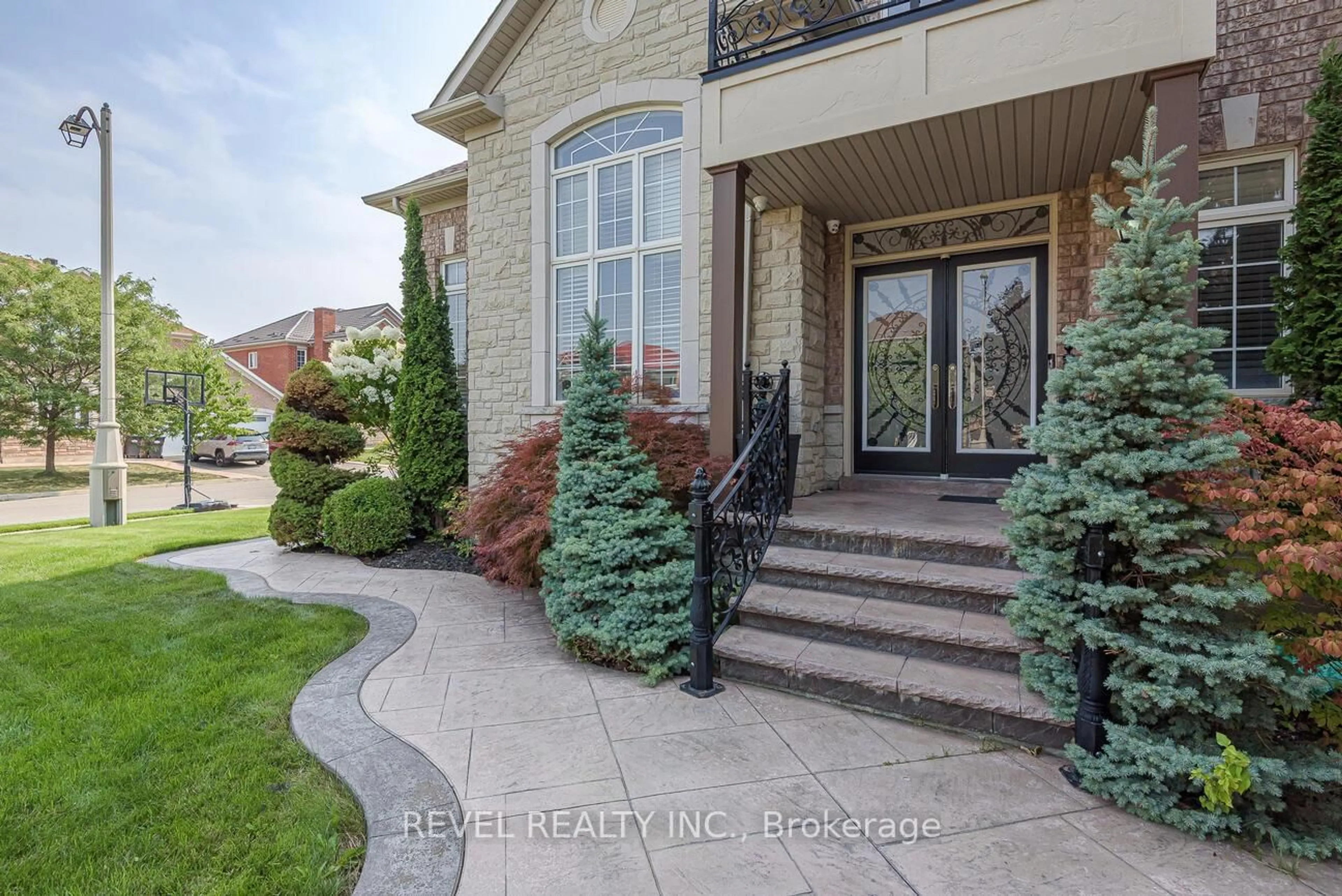 Unknown for 56 Redwillow Rd, Brampton Ontario L6P 2B2