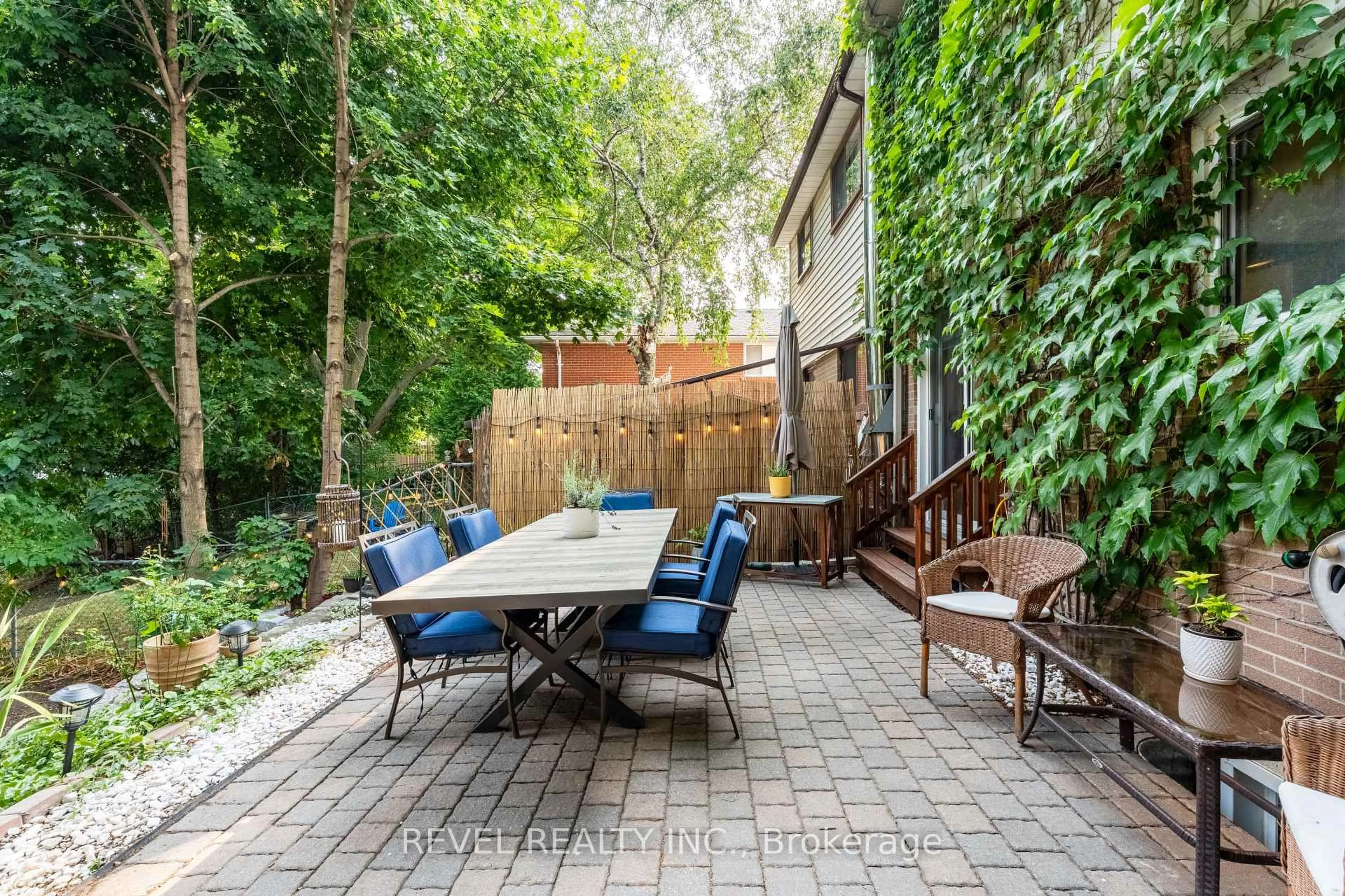 Patio, street for 1315 Playford Rd, Mississauga Ontario L5J 3V9