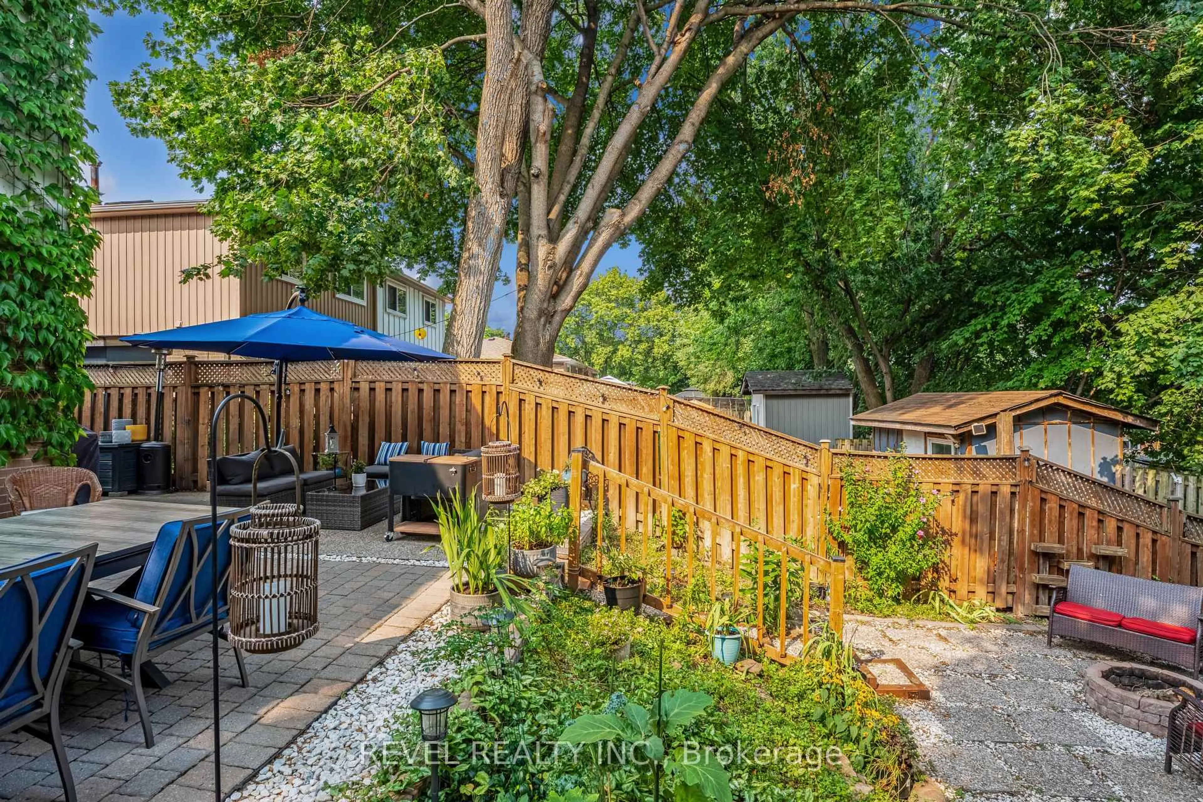Patio, street for 1315 Playford Rd, Mississauga Ontario L5J 3V9