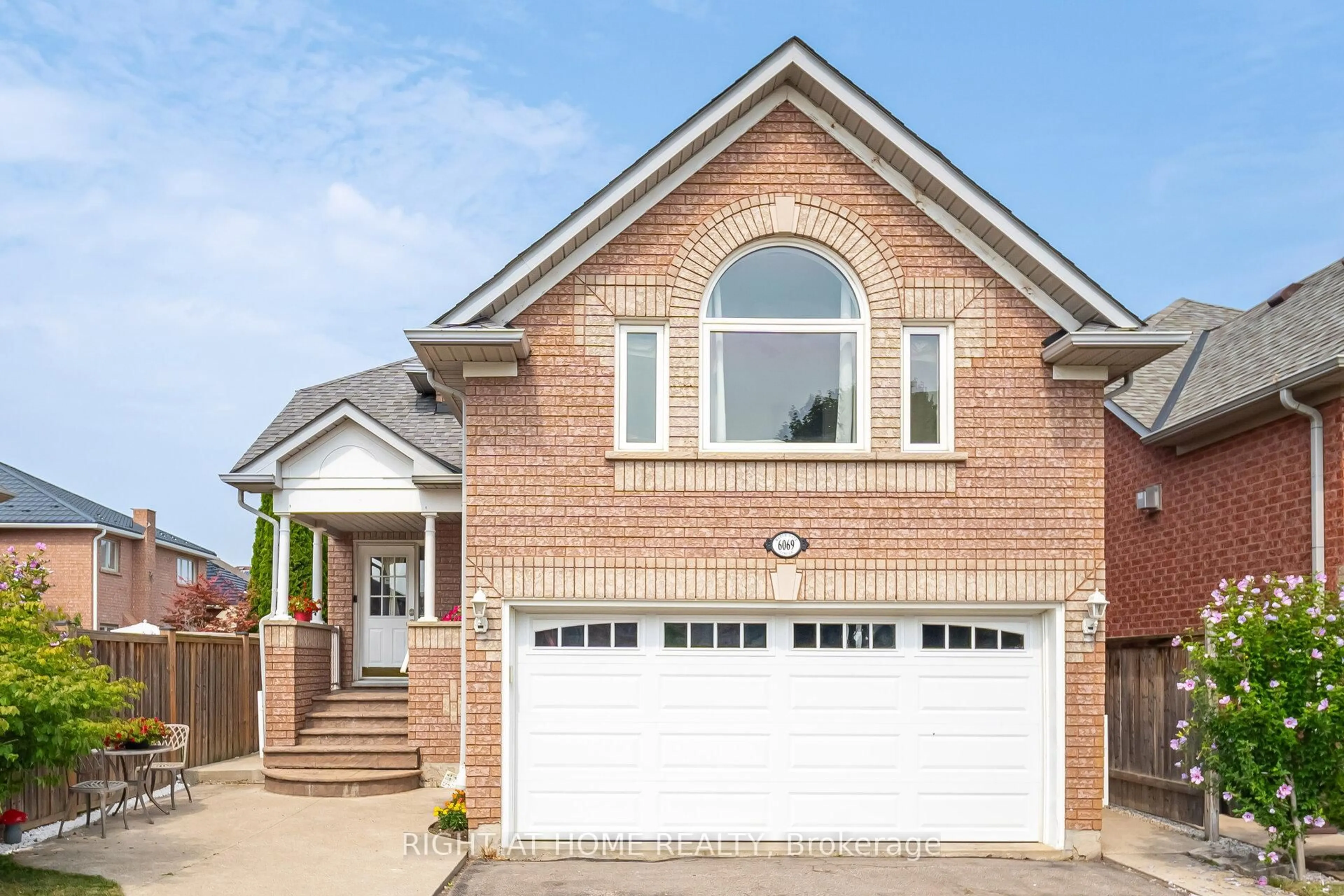 Home with brick exterior material, street for 6069 Maple Gate Circ, Mississauga Ontario L5N 7B1