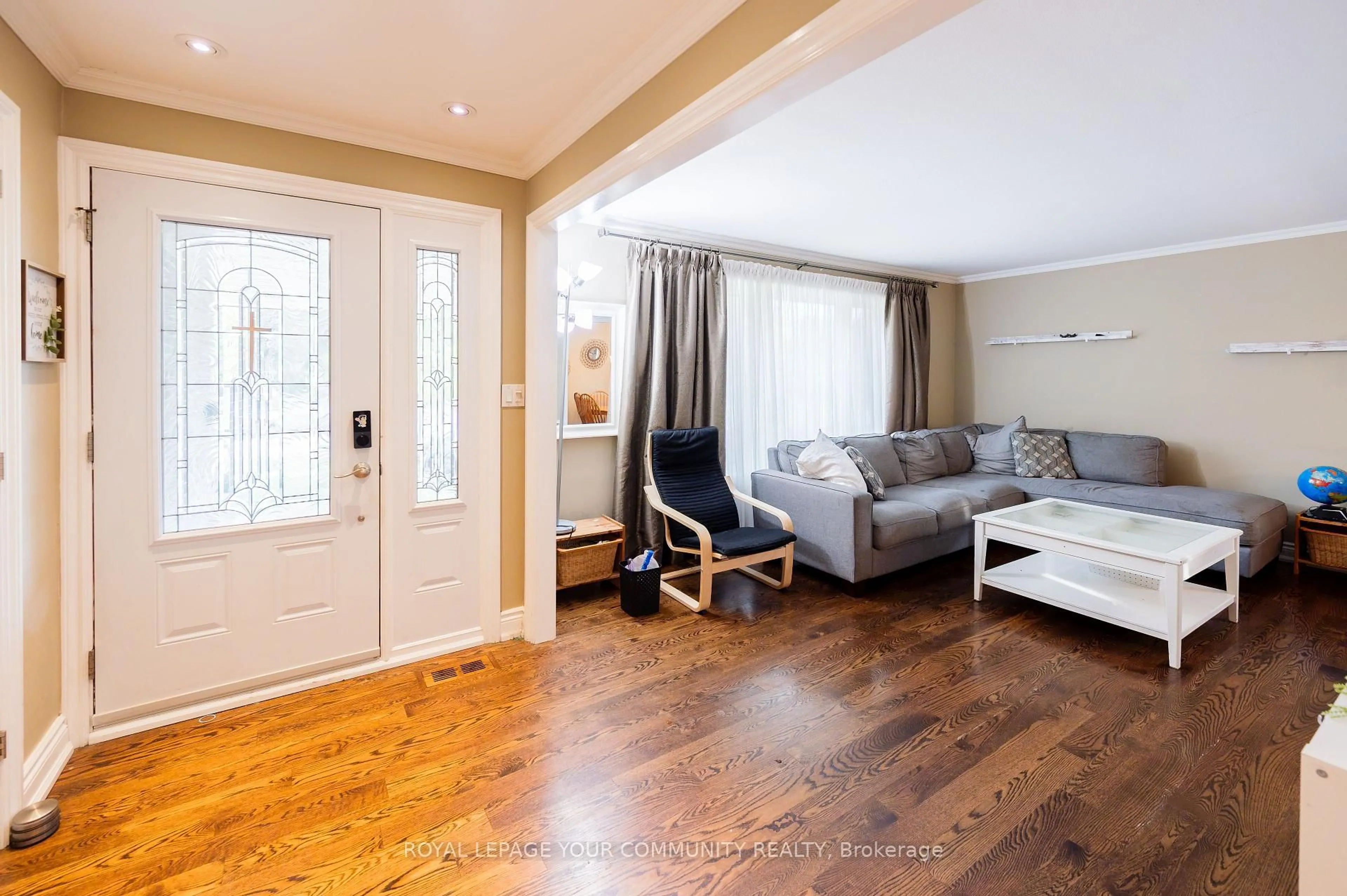 Unknown for 122 Beaver Bend Cres, Toronto Ontario M9B 5S1