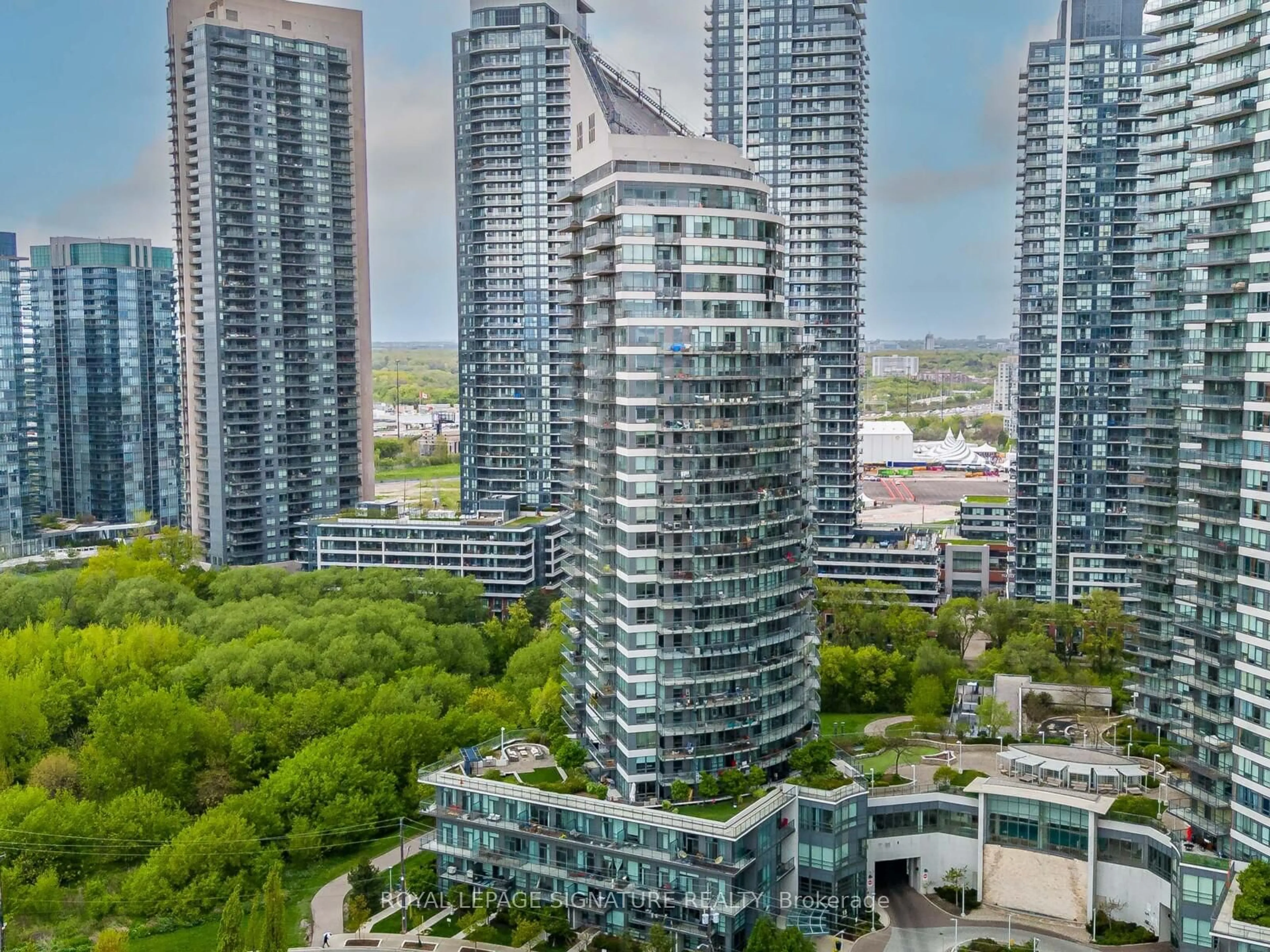 A pic from outside/outdoor area/front of a property/back of a property/a pic from drone, city buildings view from balcony for 15 Legion Rd #1804, Toronto Ontario M8V 0A9