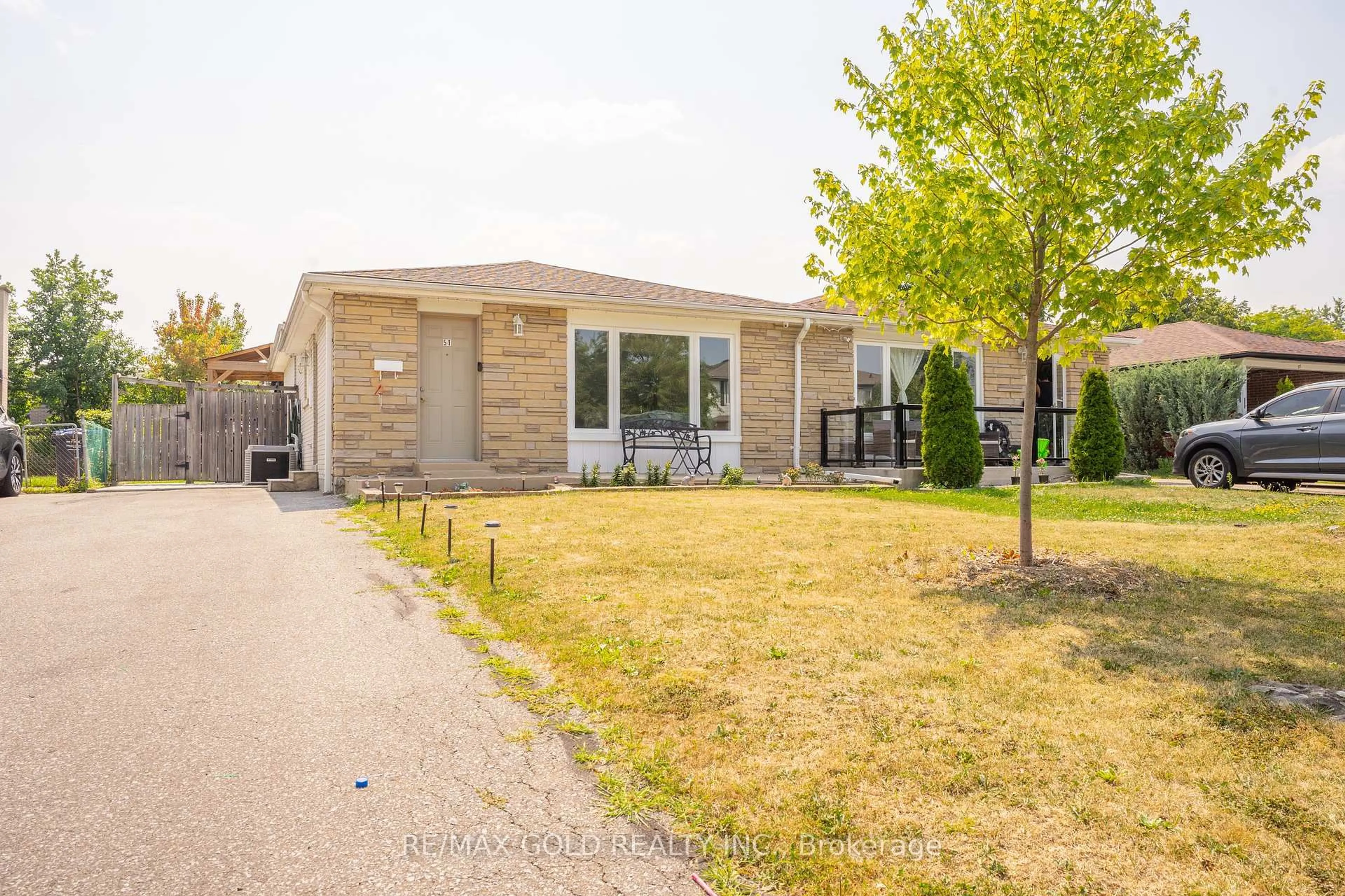 Home with brick exterior material, street for 51 Davenport Cres, Brampton Ontario L6T 3L5