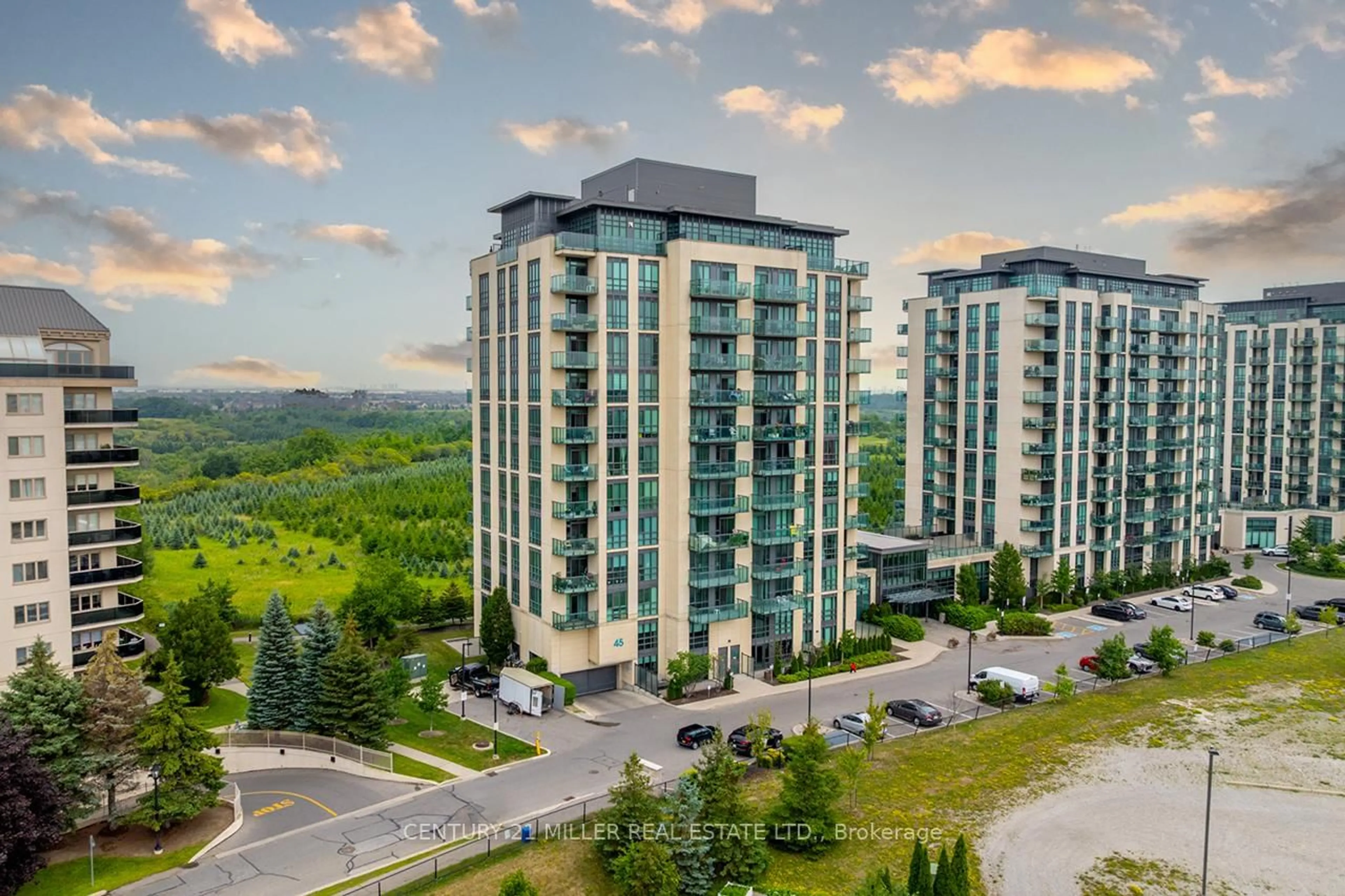 A pic from outside/outdoor area/front of a property/back of a property/a pic from drone, unknown for 45 Yorkland Blvd #904, Brampton Ontario L6P 4B4