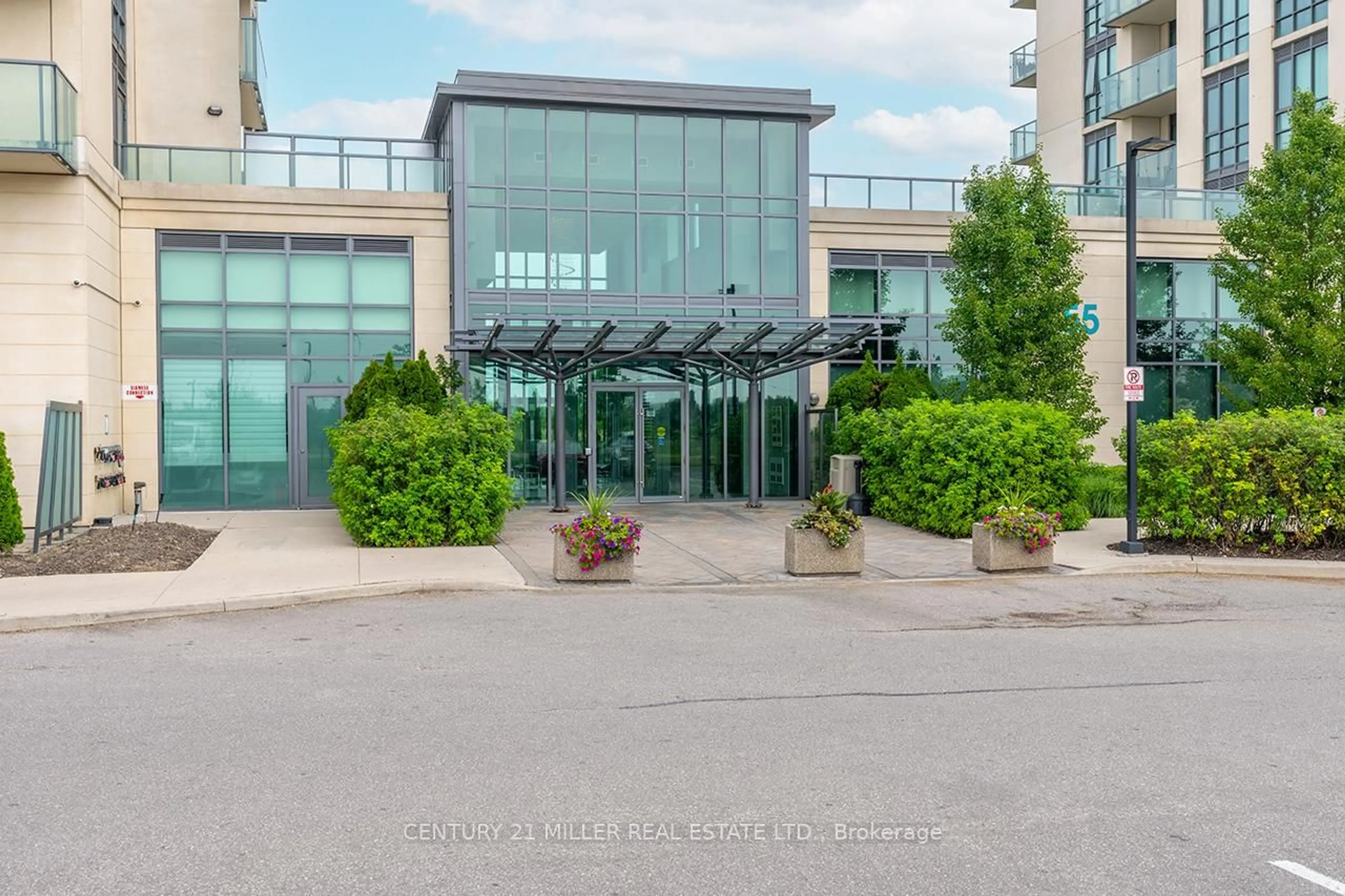 Indoor foyer for 45 Yorkland Blvd #904, Brampton Ontario L6P 4B4
