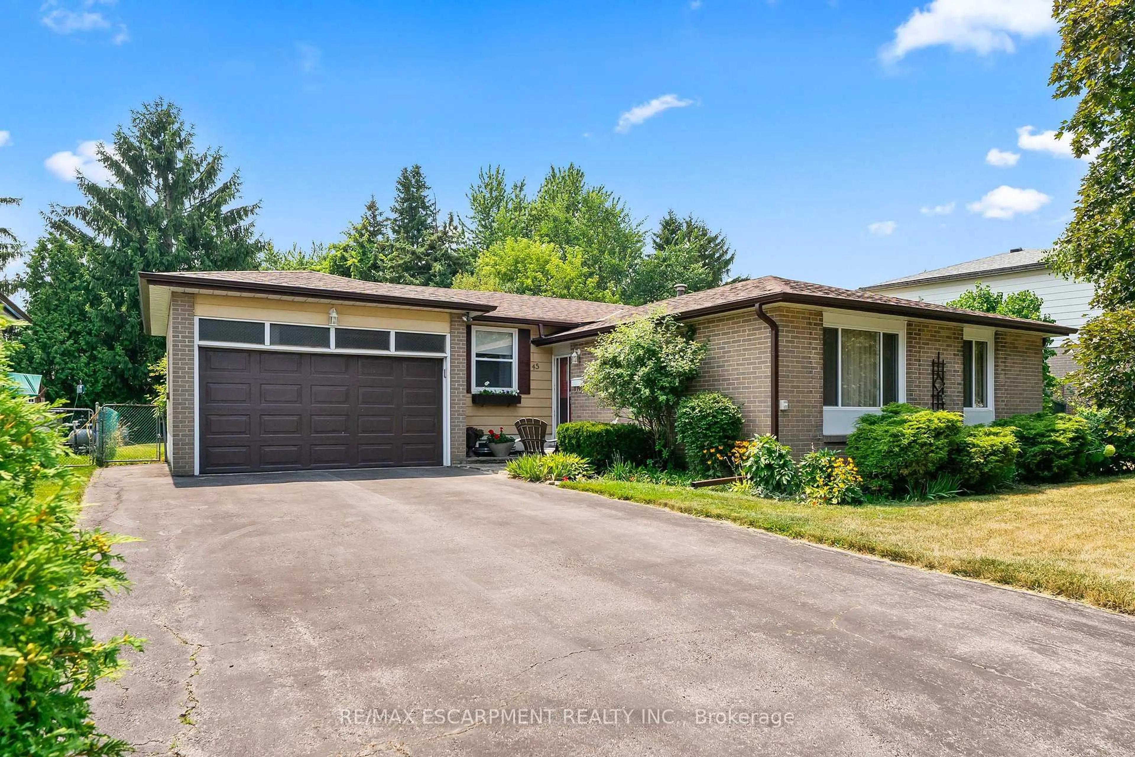 Home with vinyl exterior material, street for 45 Dunblaine Cres, Brampton Ontario L6T 3H1