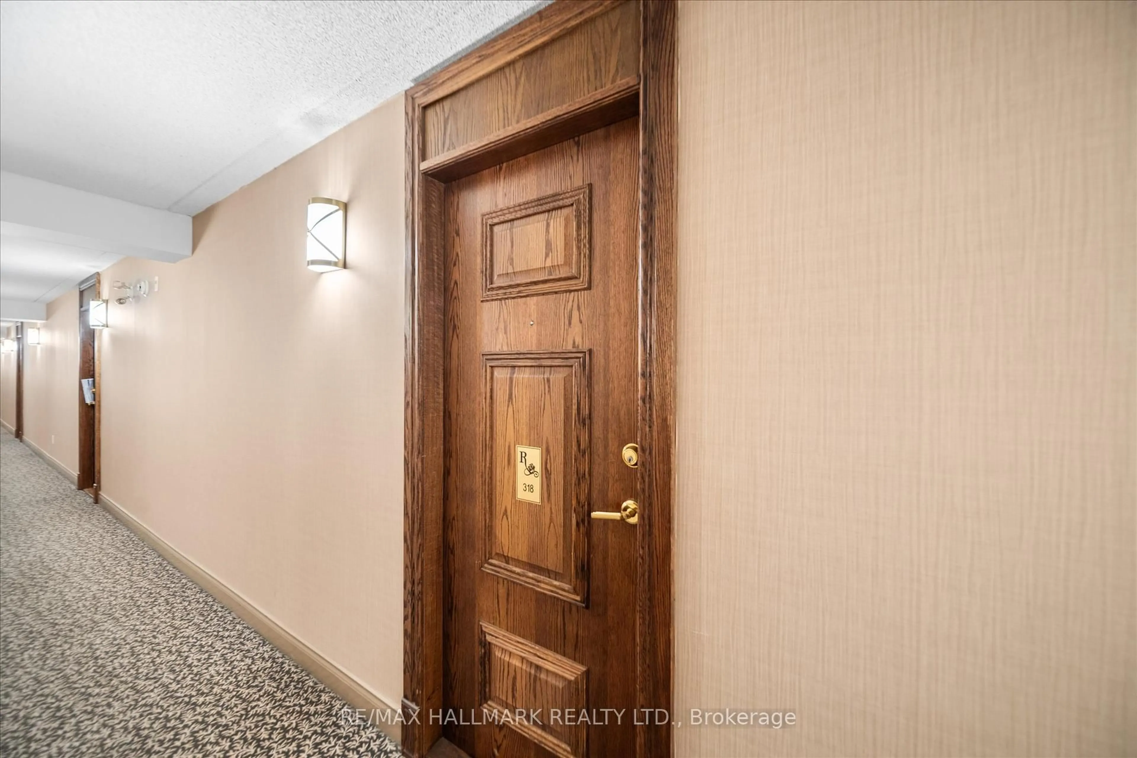 Indoor entryway for 65 Via Rosedale #318, Brampton Ontario L6R 3N8