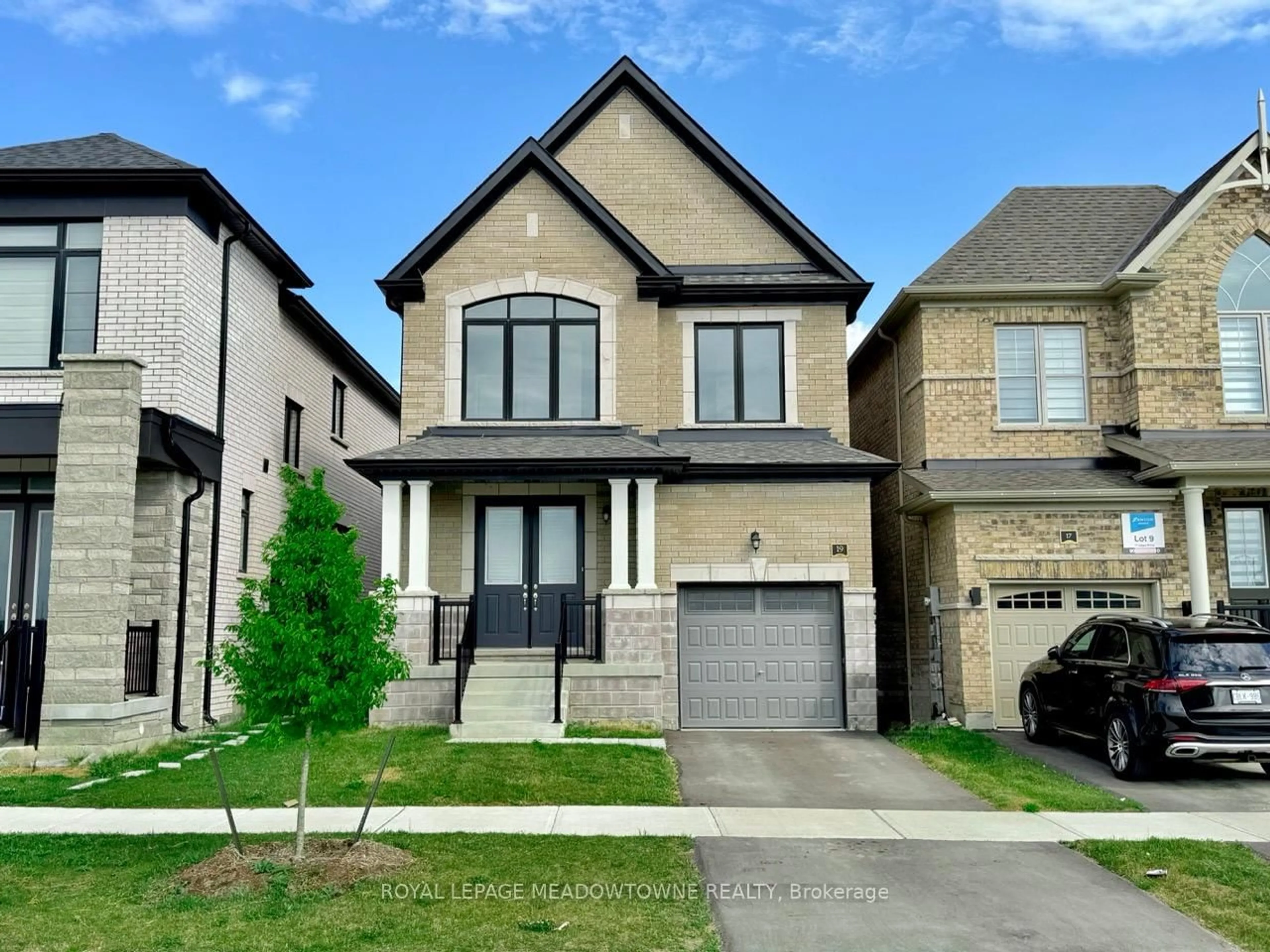 Home with brick exterior material, street for 19 Lippa Dr, Caledon Ontario L7C 1Z9