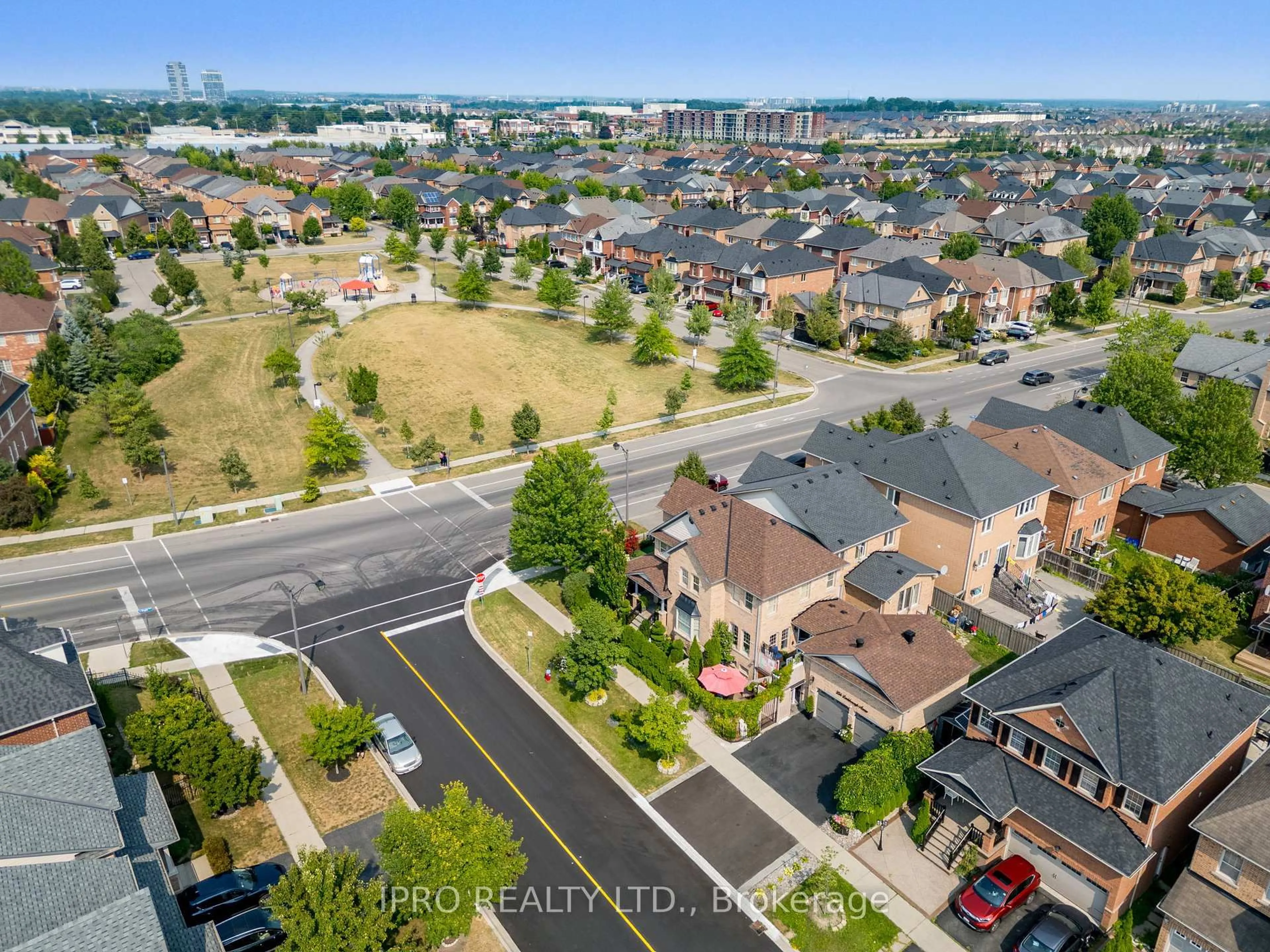 A pic from outside/outdoor area/front of a property/back of a property/a pic from drone, unknown for 256 Landsborough Ave, Milton Ontario L9T 0T4