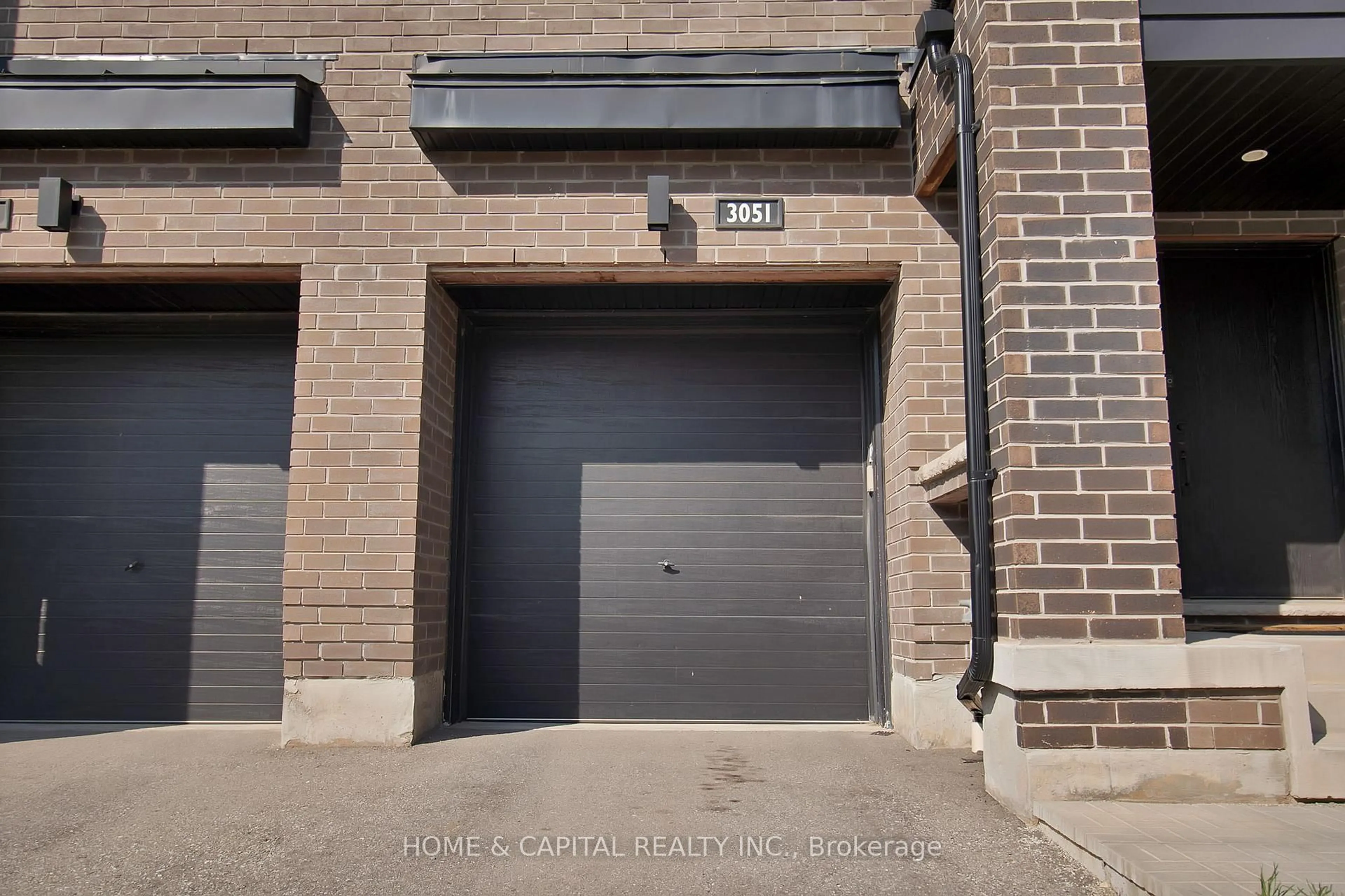 Unknown for 3051 BLACKTUSK Common, Oakville Ontario L6H 0R9