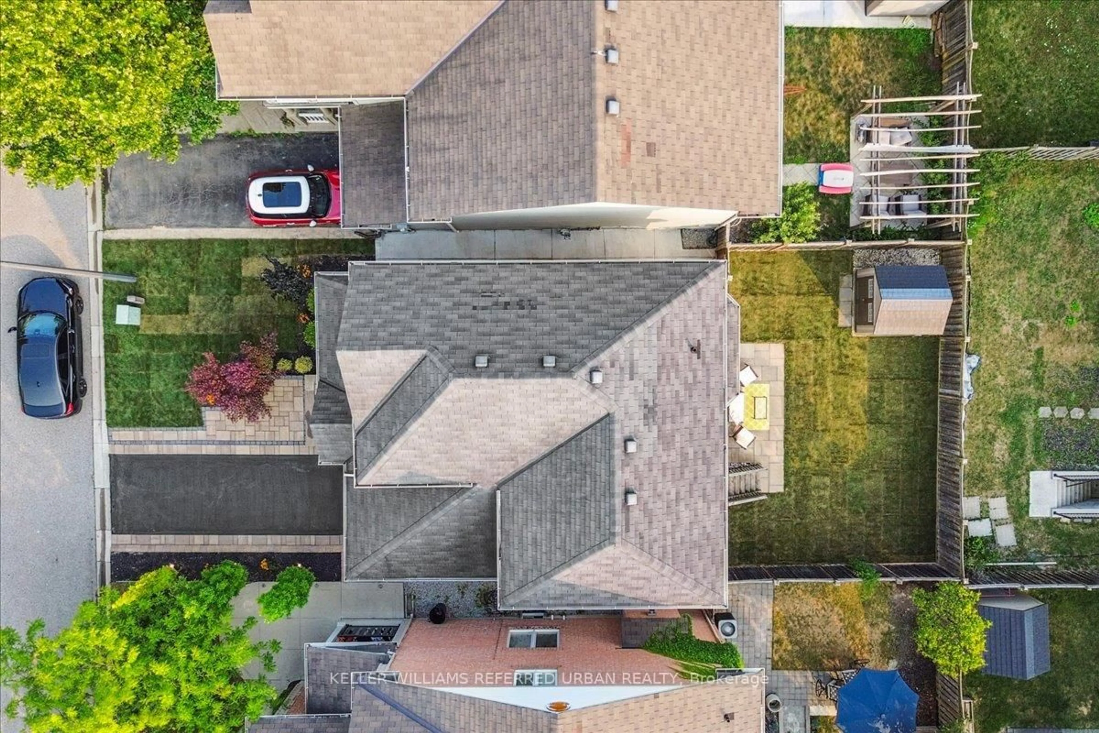 A pic from outside/outdoor area/front of a property/back of a property/a pic from drone, street for 356 Tonelli Lane, Milton Ontario L9T 0N8