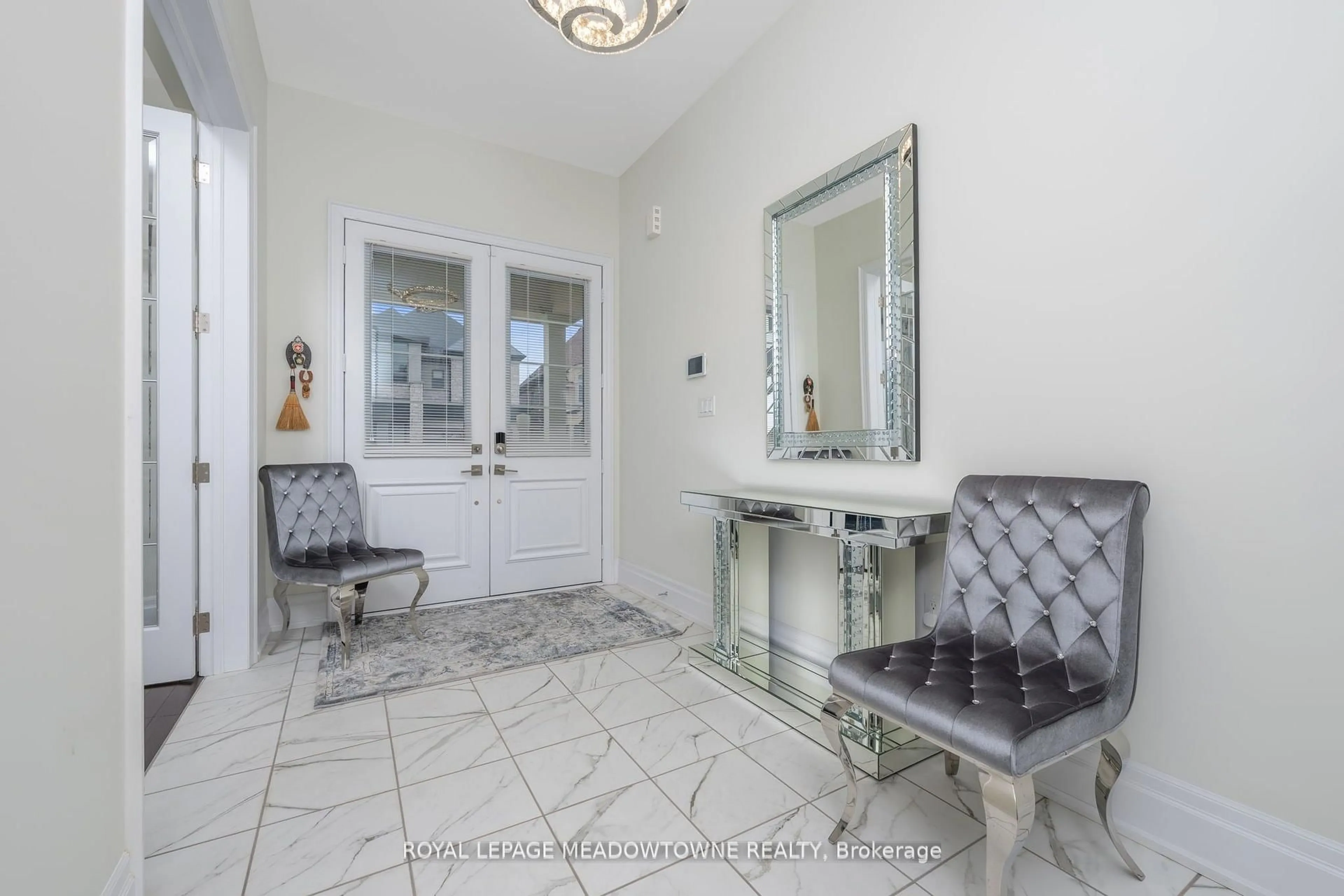 Indoor entryway for 23 Abigail Grace Cres, Brampton Ontario L6X 5R2