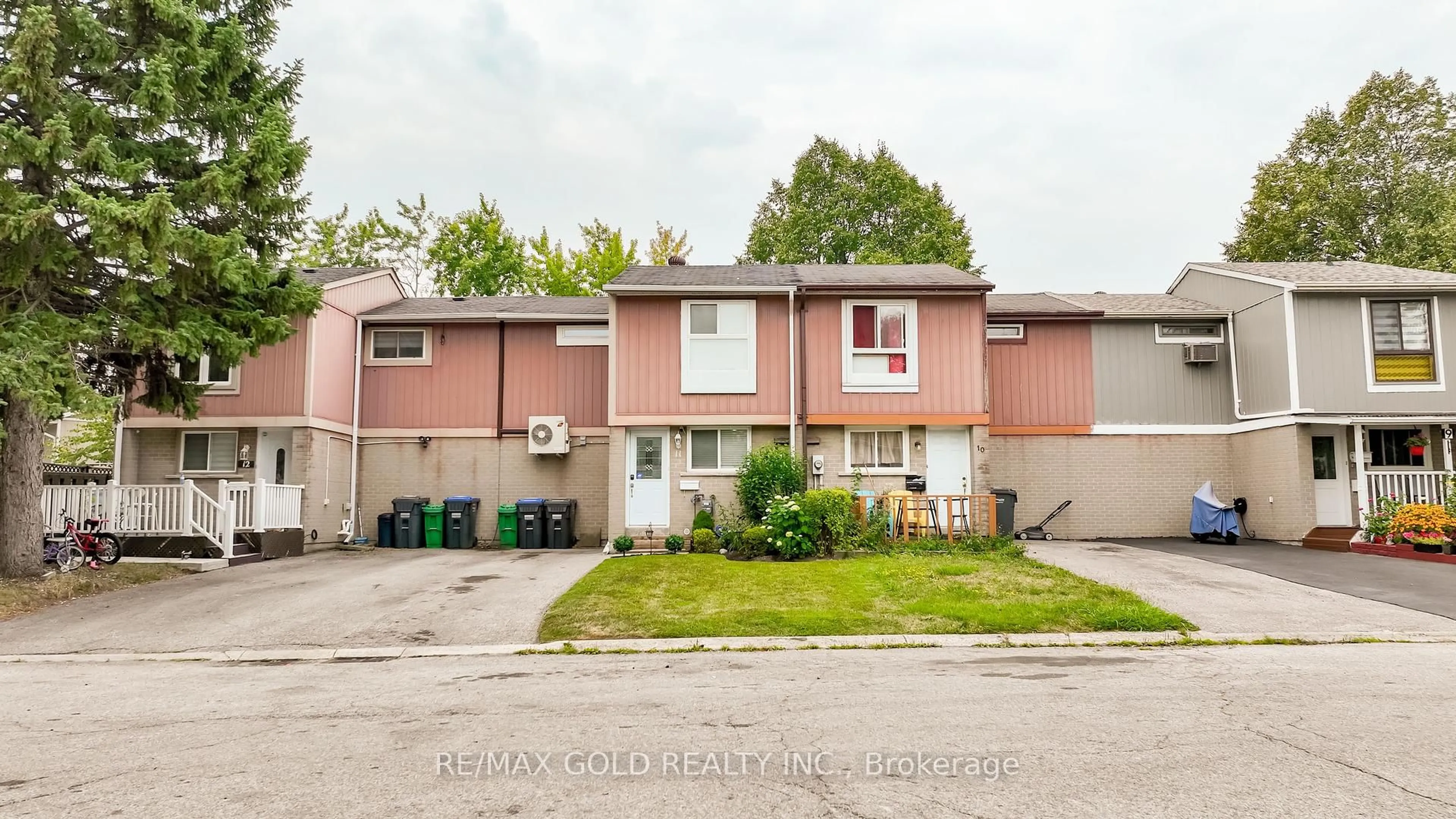 Unknown for 11 Greenfield Sq, Brampton Ontario L6S 2J3