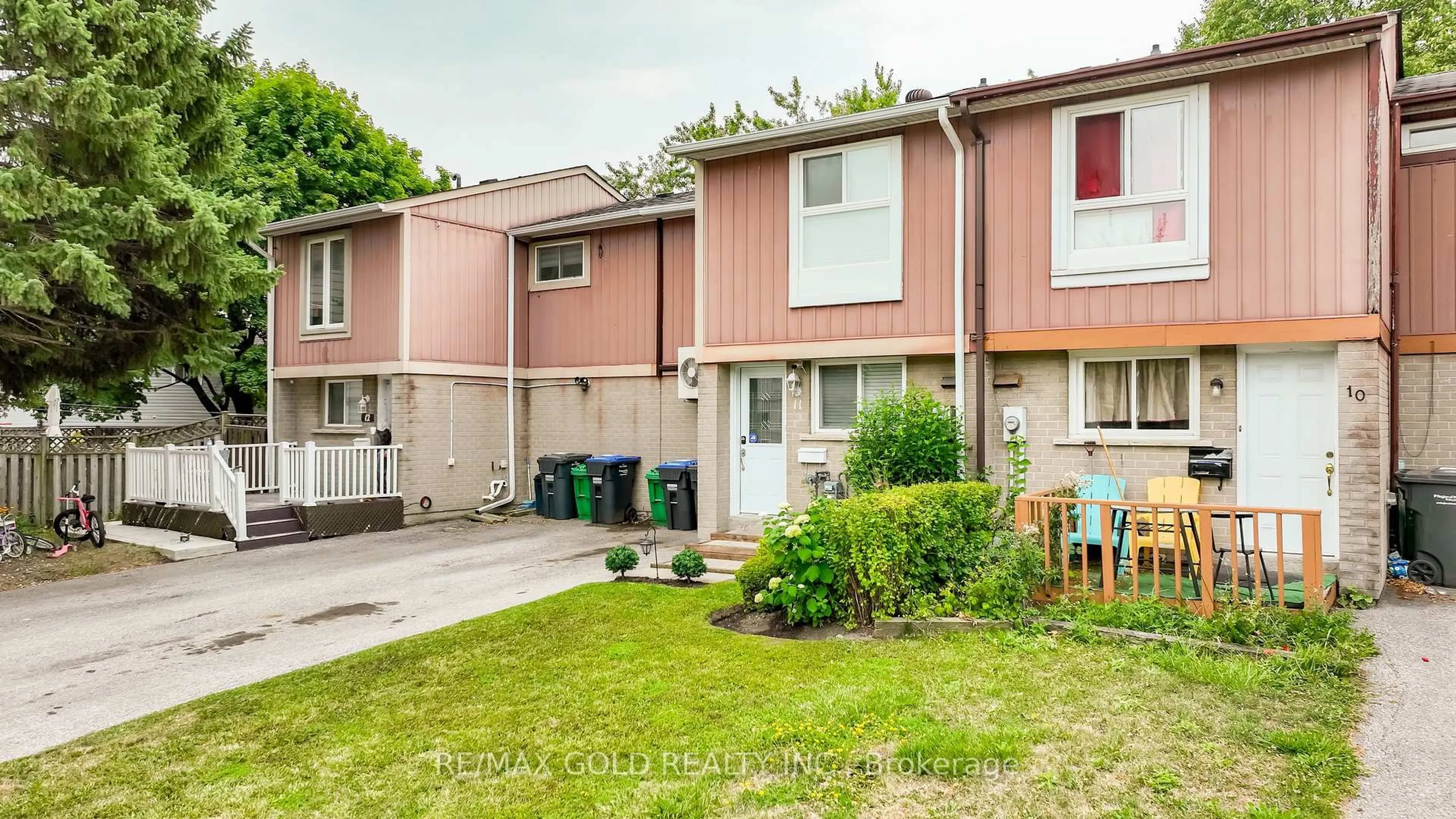 Unknown for 11 Greenfield Sq, Brampton Ontario L6S 2J3