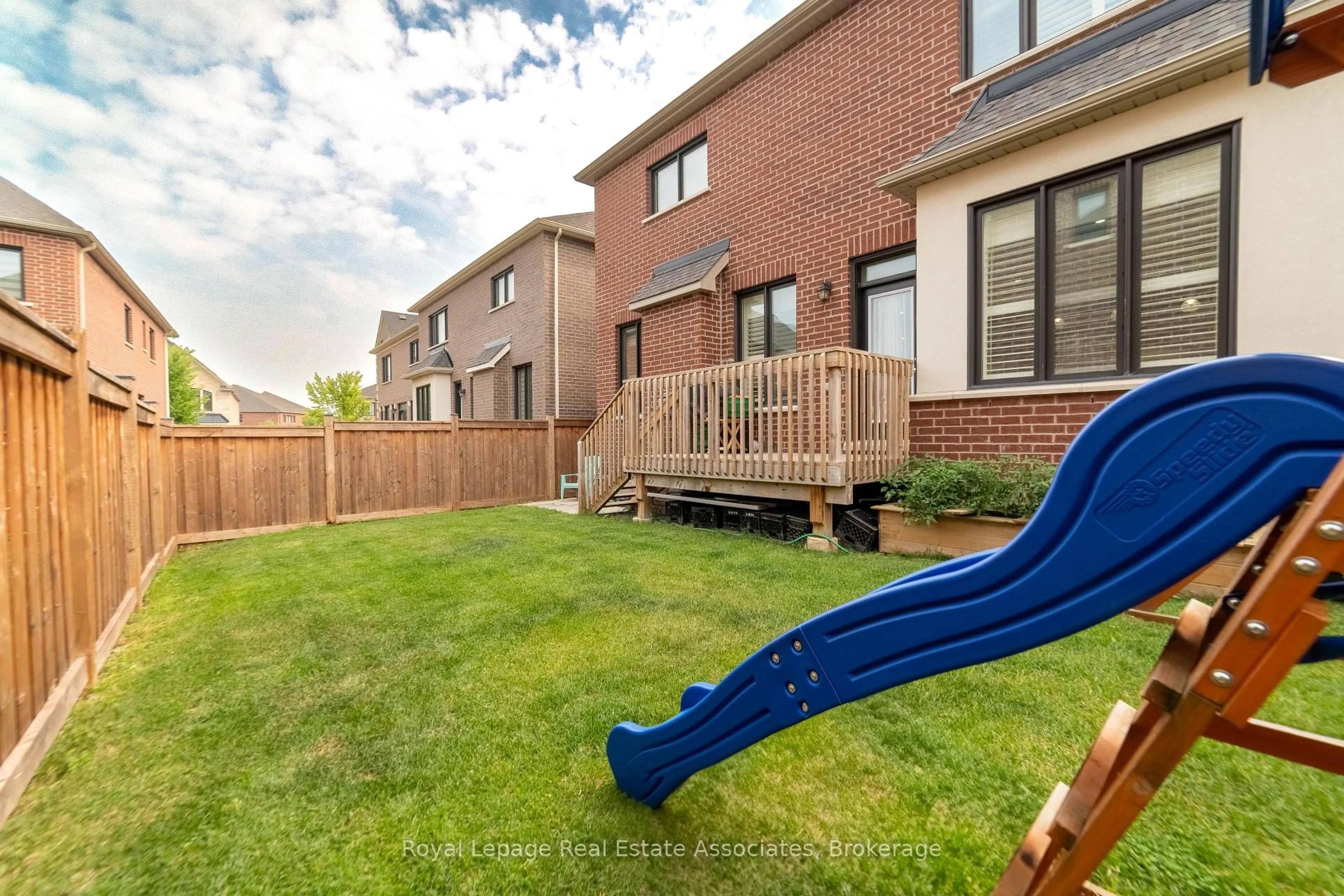 Patio, street for 1267 Raspberry Terr, Milton Ontario L9E 1N1