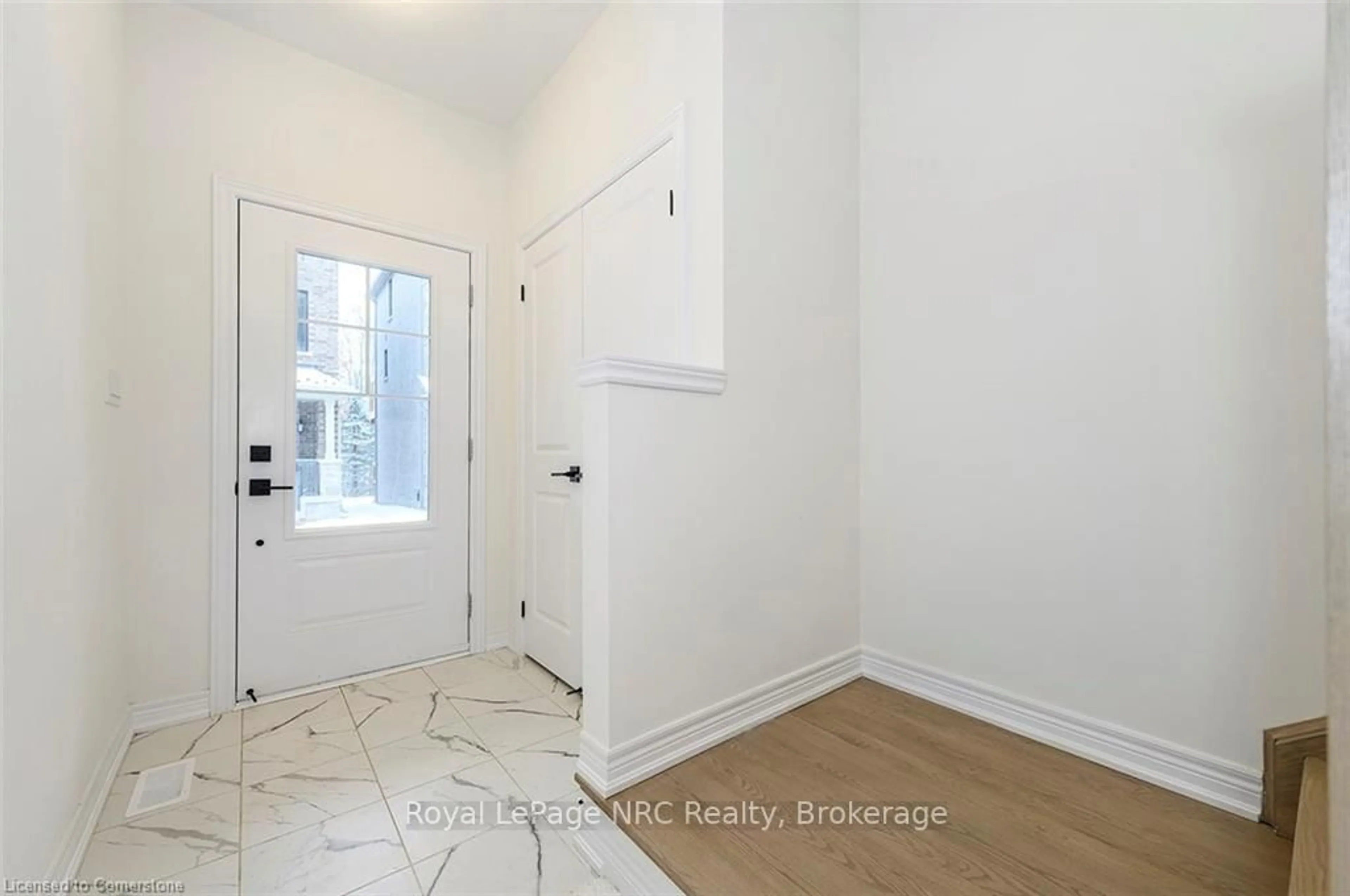 Indoor entryway for 52 Folcroft St, Brampton Ontario L6Y 0B6