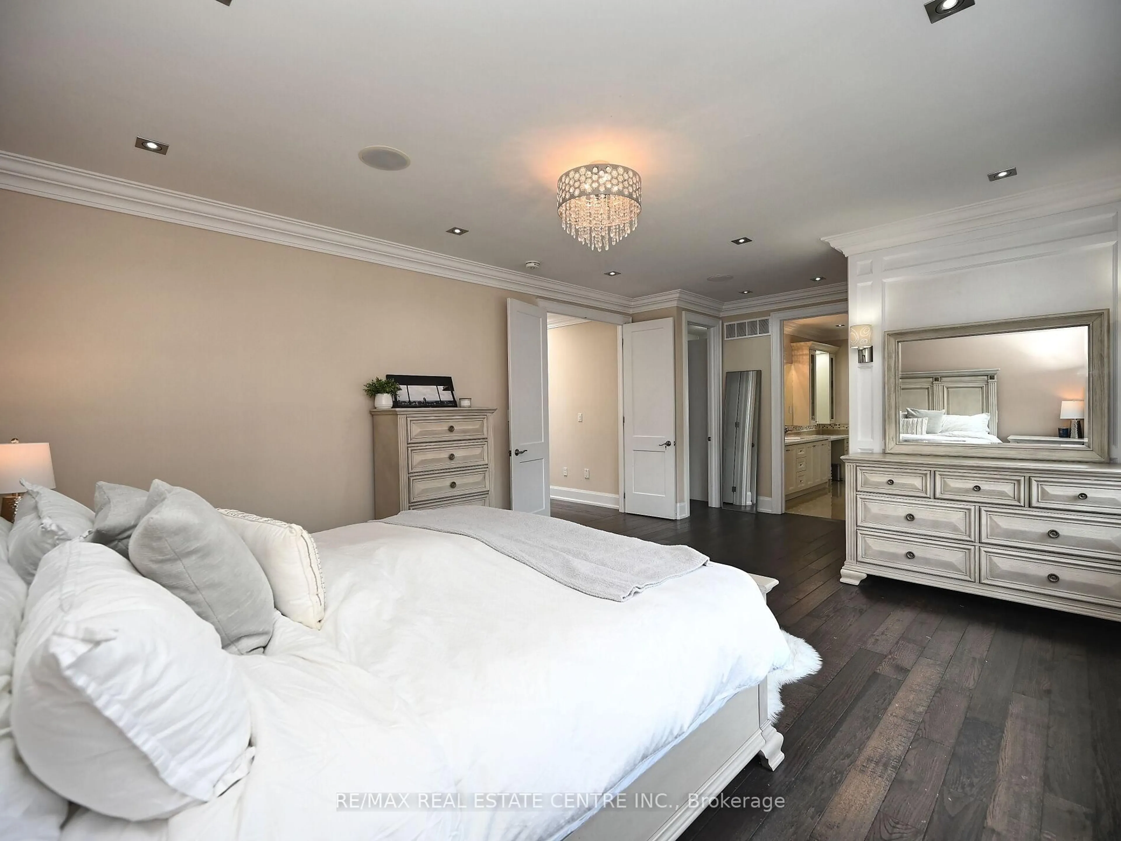 Bedroom with bed, wood/laminate floor for 2459 Nichols Dr, Oakville Ontario L6H 6T2