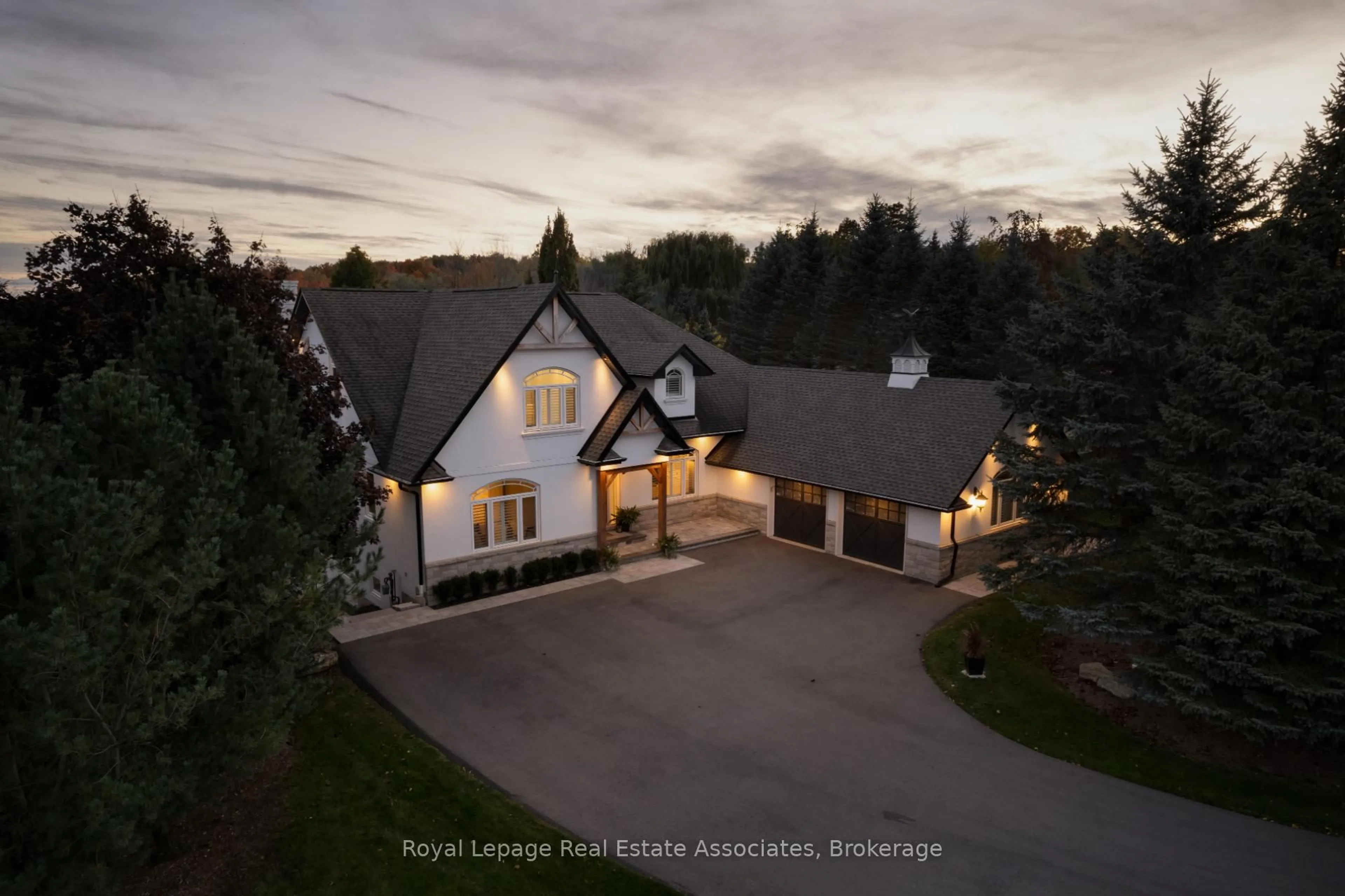 A pic from outside/outdoor area/front of a property/back of a property/a pic from drone, unknown for 50 Lyonsview Lane, Caledon Ontario L7C 1P1