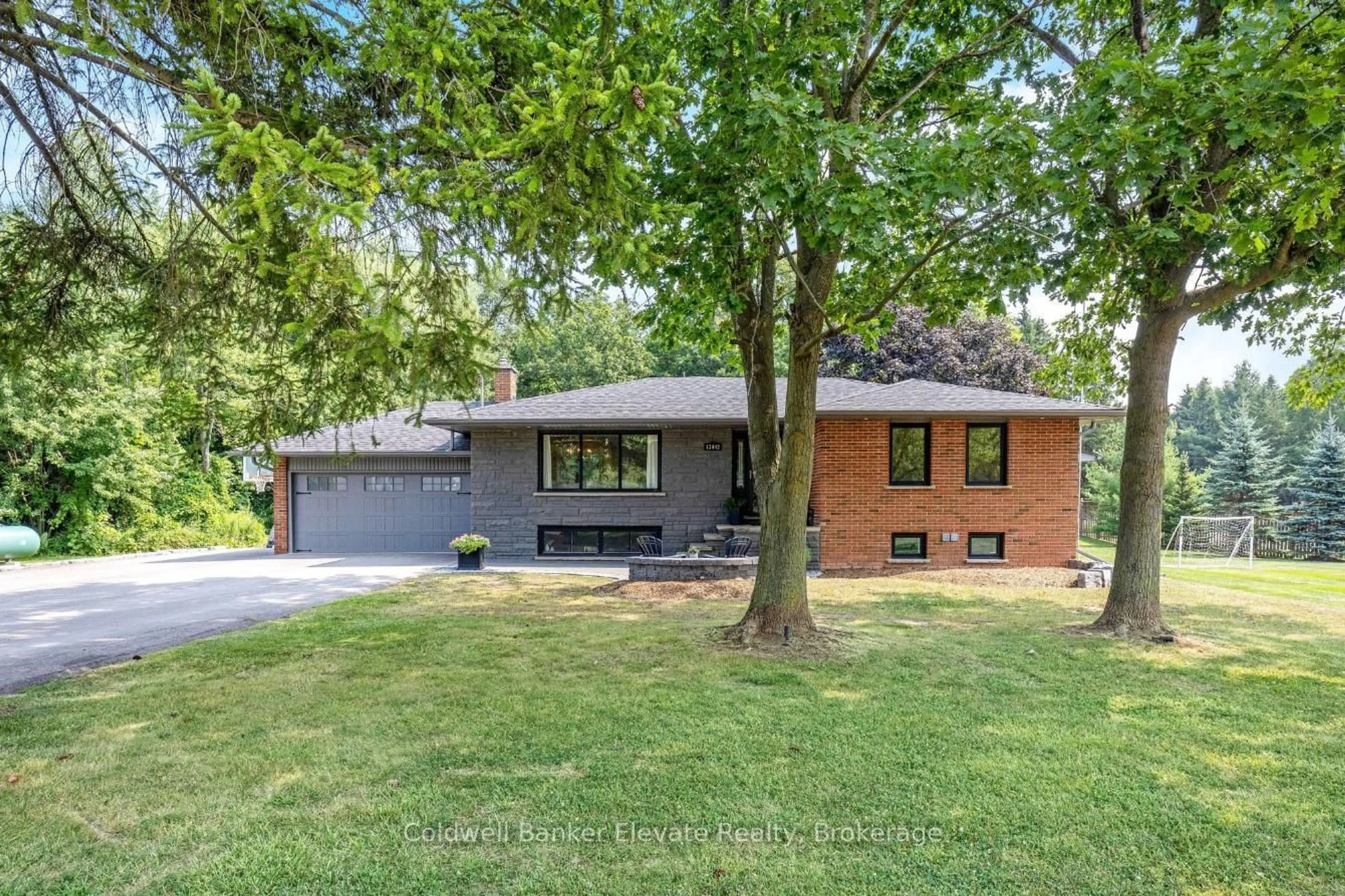 Home with brick exterior material, street for 13442 22nd Sdrd, Halton Hills Ontario L7G 4S4