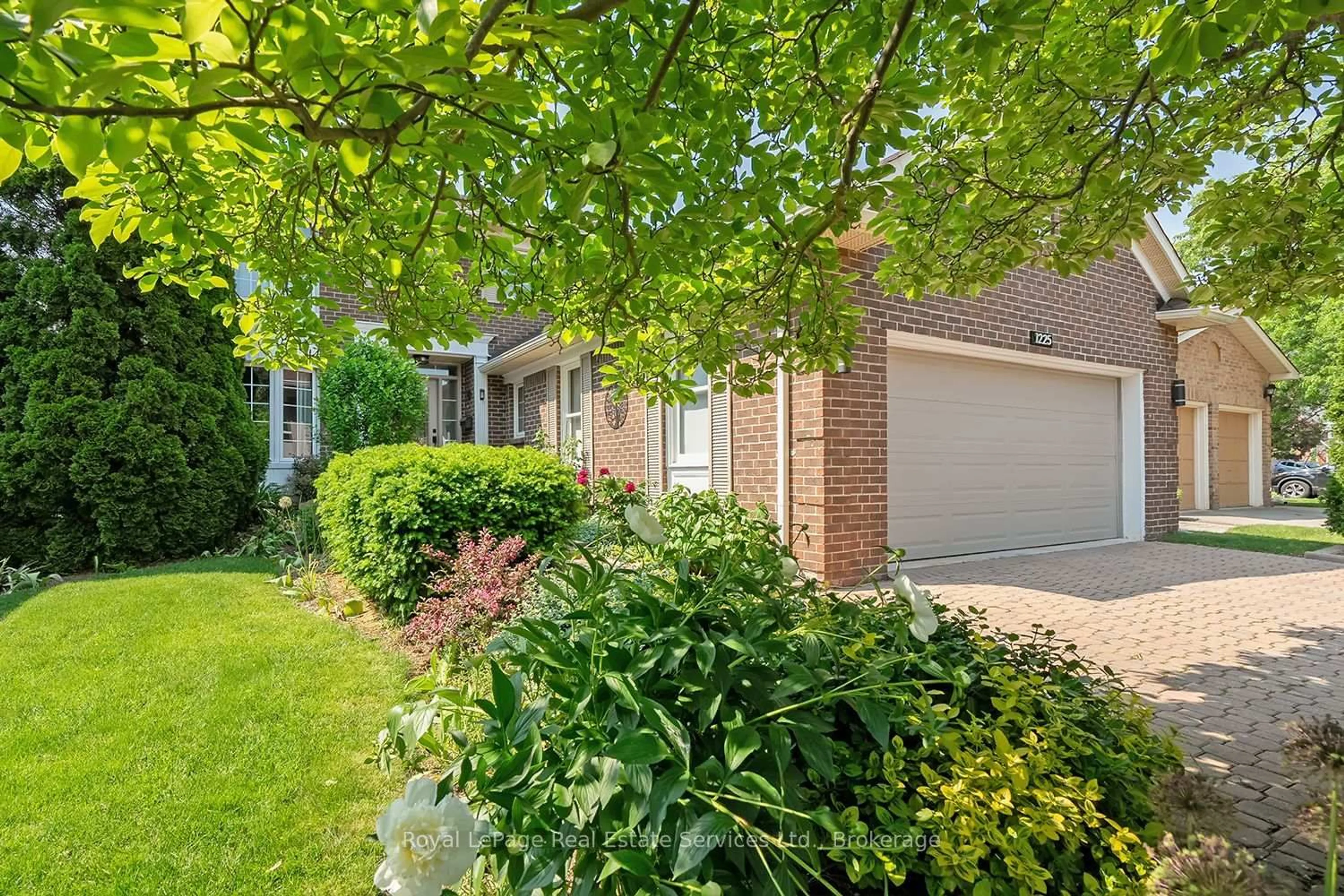 Unknown for 1225 Old Post Dr, Oakville Ontario L6M 1A5