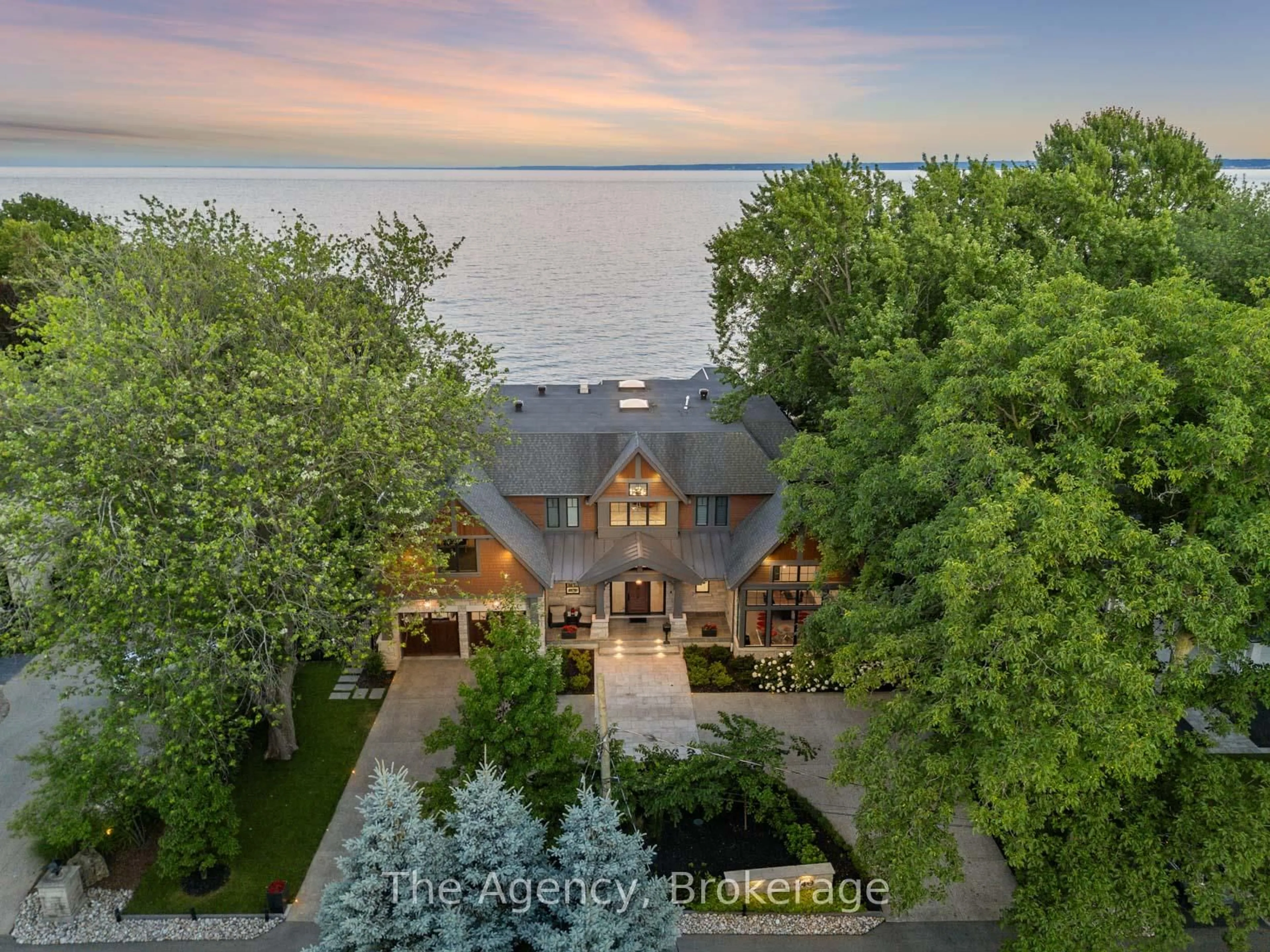 A pic from outside/outdoor area/front of a property/back of a property/a pic from drone, water/lake/river/ocean view for 140 Secord Lane, Burlington Ontario L7L 2H7
