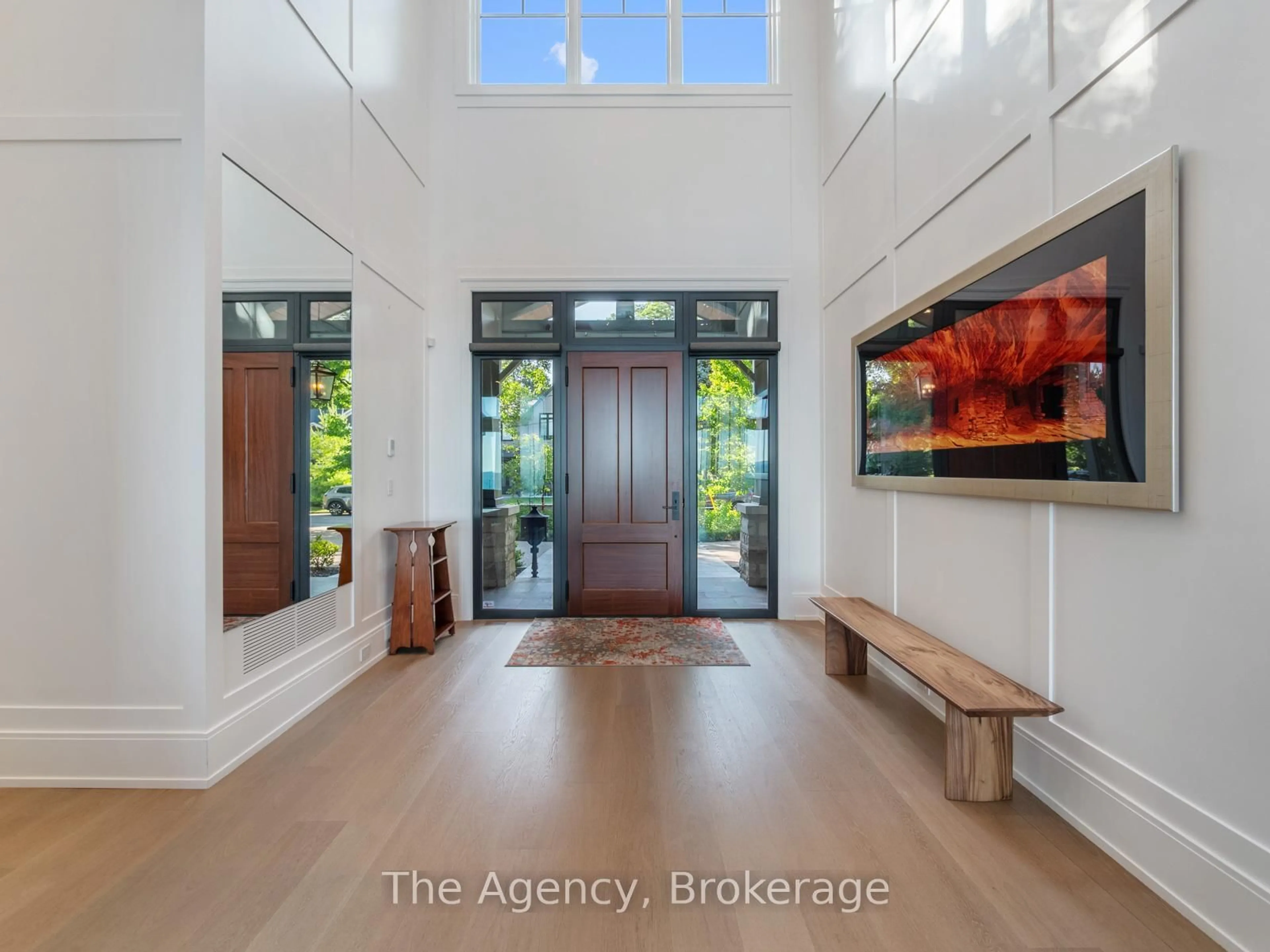 Indoor entryway for 140 Secord Lane, Burlington Ontario L7L 2H7