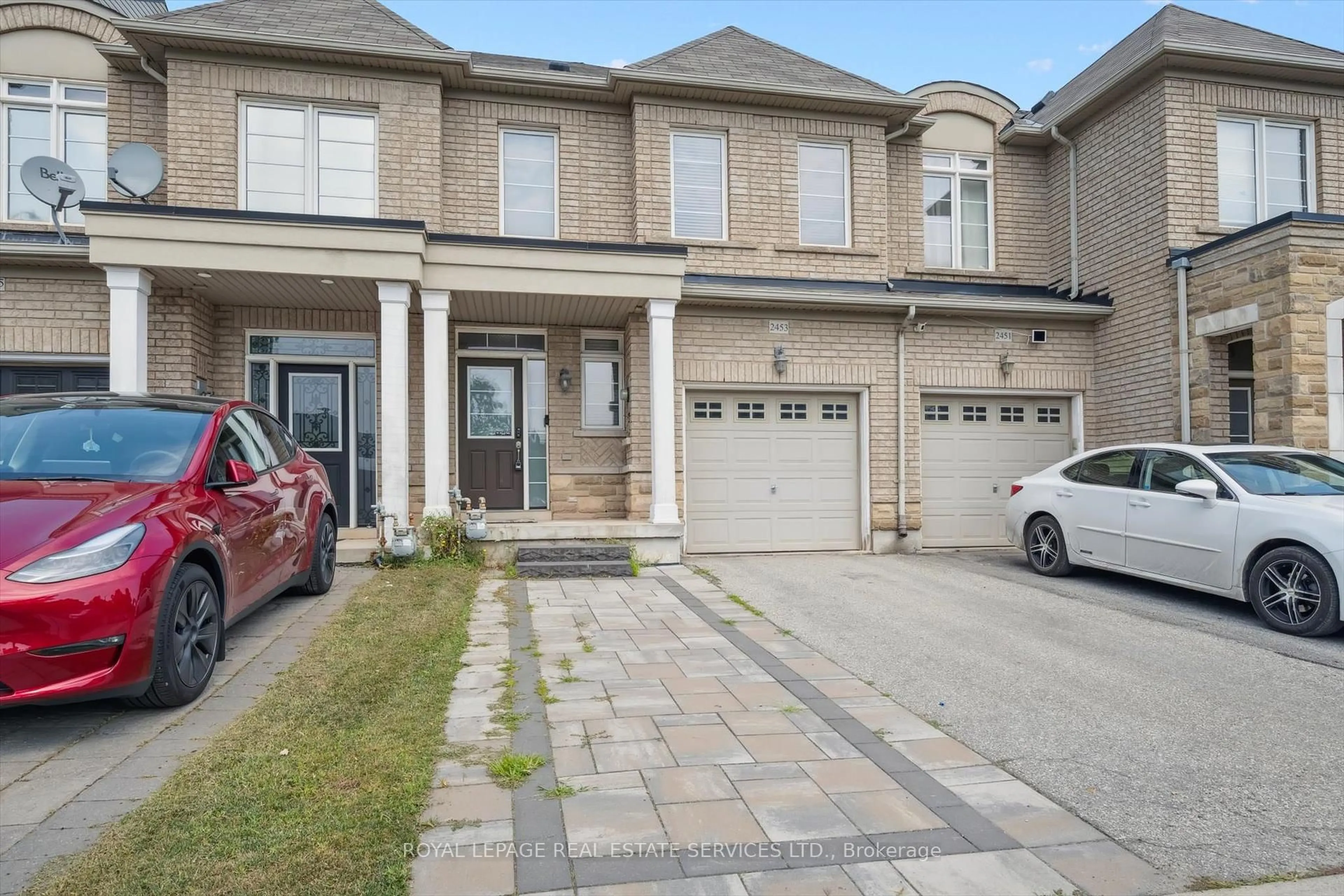 Home with brick exterior material, street for 2453 Grand Oak Tr, Oakville Ontario L6M 0J3