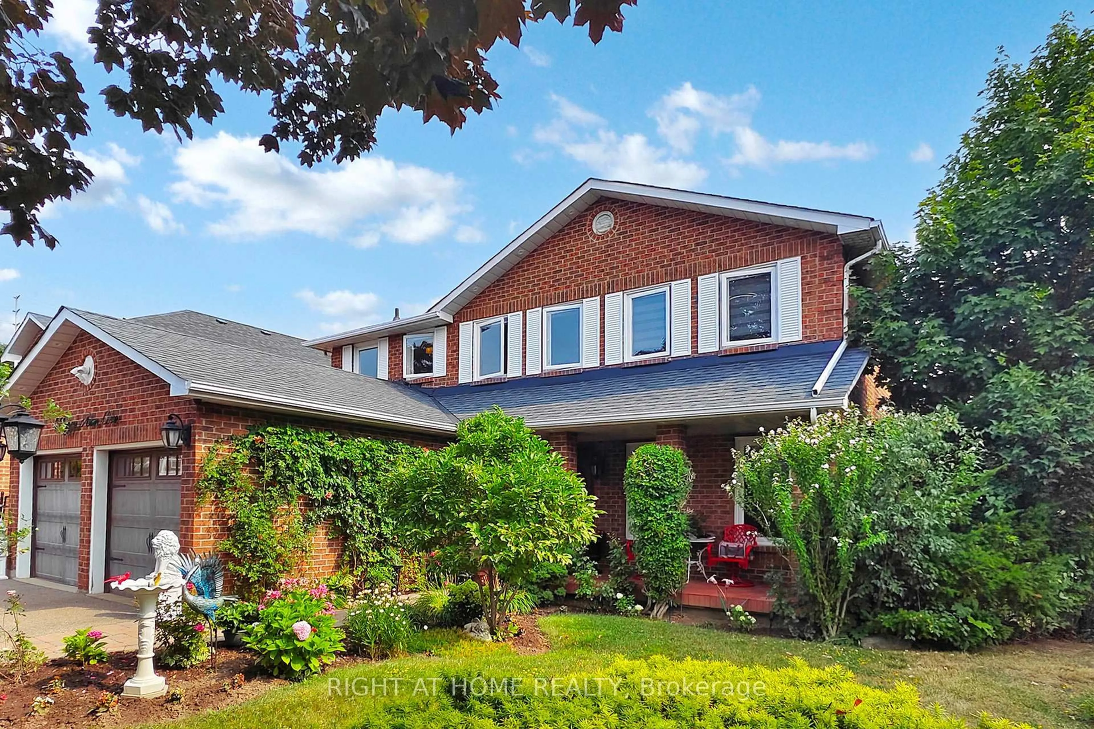 Home with brick exterior material, unknown for 4 Peggy Anne Cove, Brampton Ontario L6S 5E4