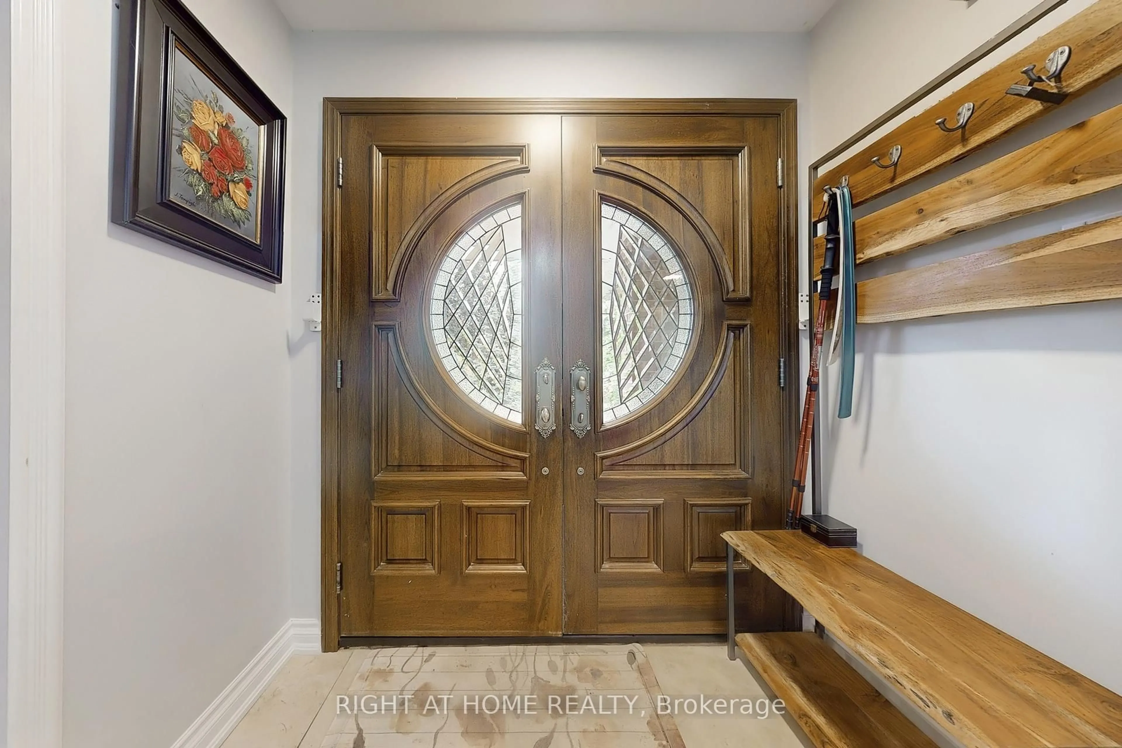 Indoor entryway for 4 Peggy Anne Cove, Brampton Ontario L6S 5E4