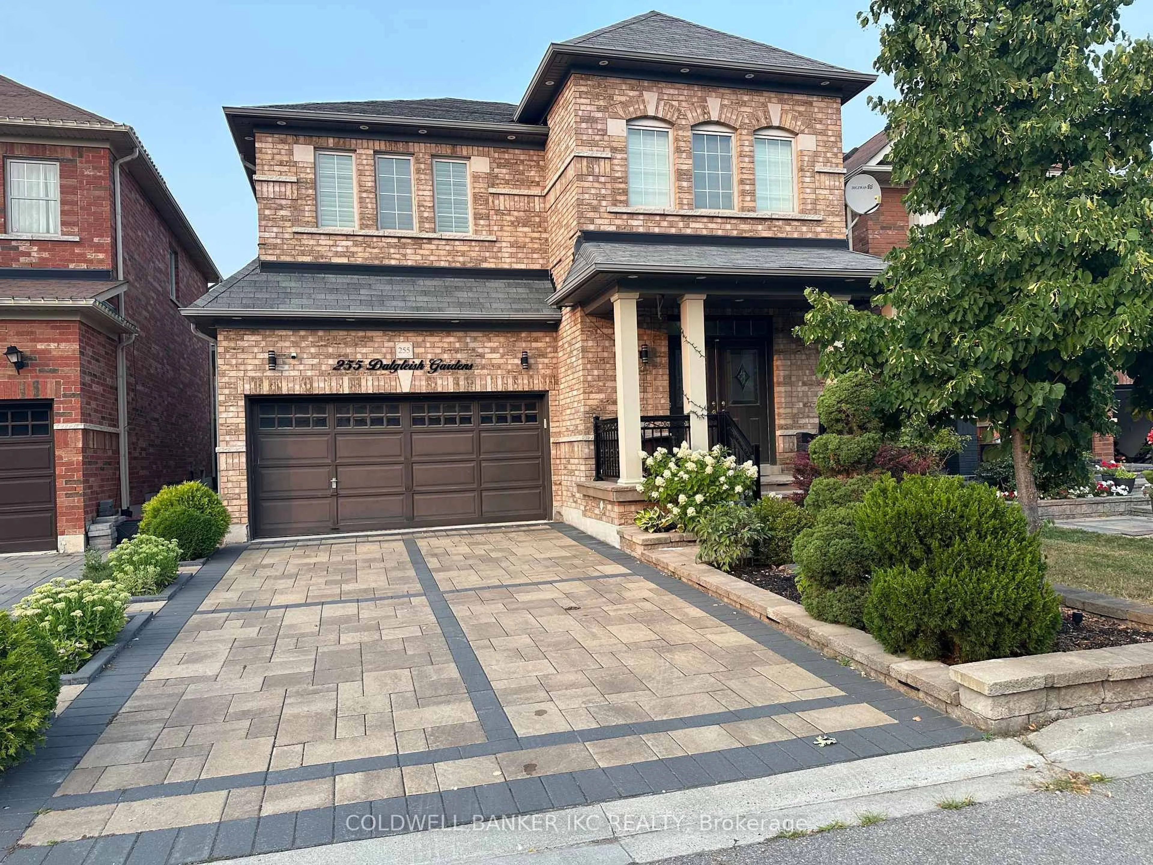 Home with brick exterior material, street for 255 Dalgleish Gdn Garden, Milton Ontario L9T 6Z8