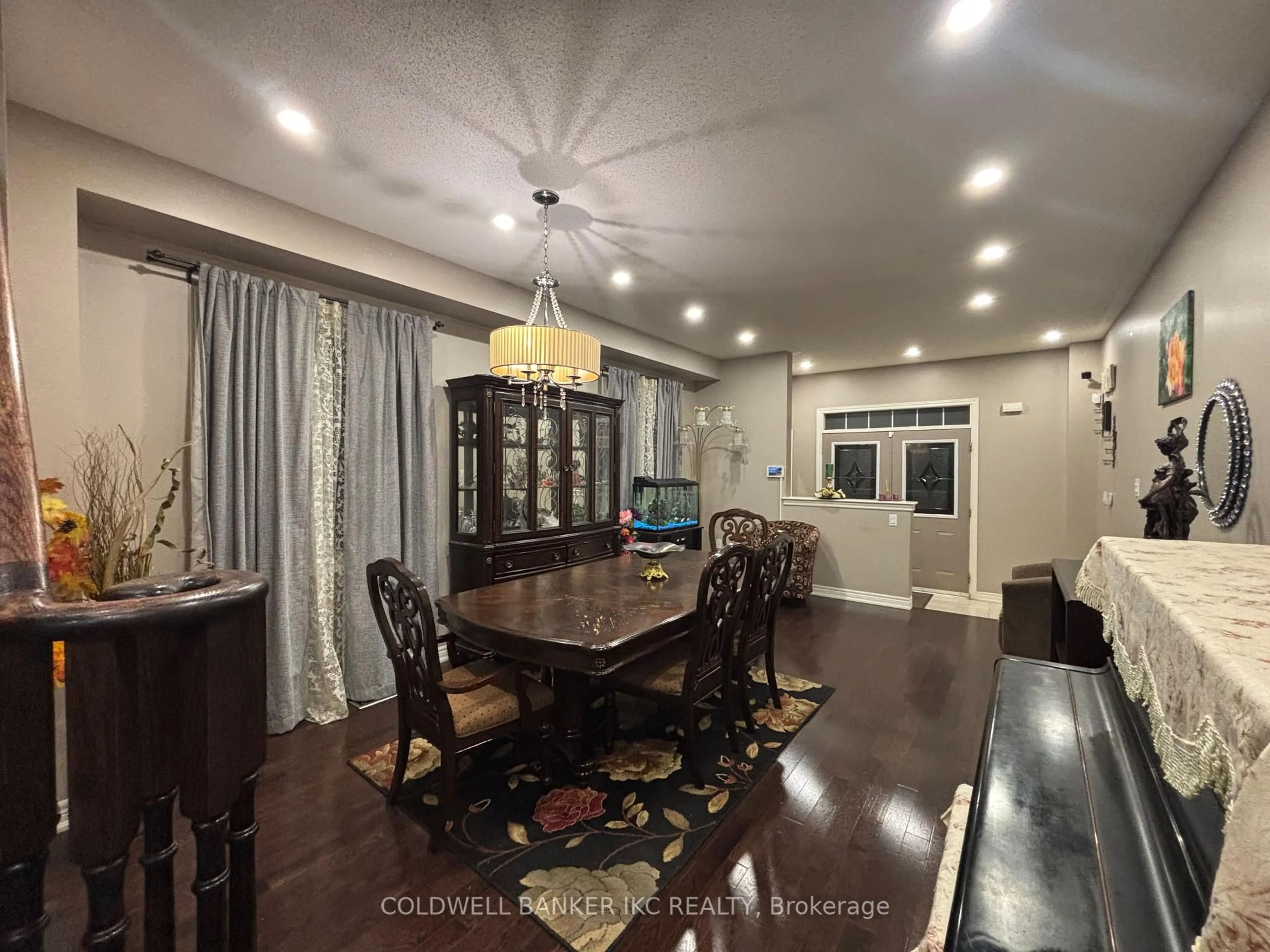 Dining room, unknown for 255 Dalgleish Gdn Garden, Milton Ontario L9T 6Z8