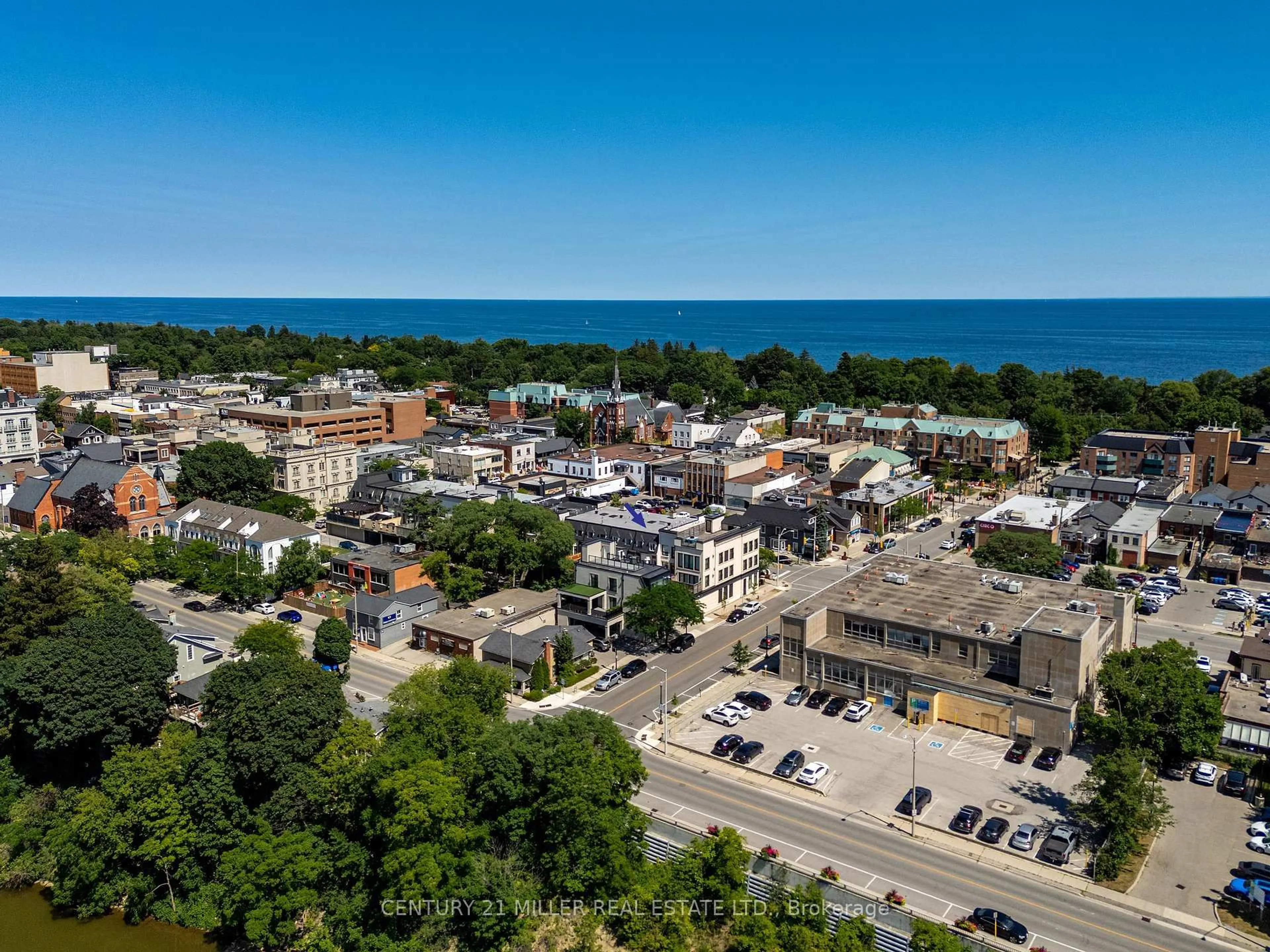 A pic from outside/outdoor area/front of a property/back of a property/a pic from drone, street for 211 Church St, Oakville Ontario L6J 1N4