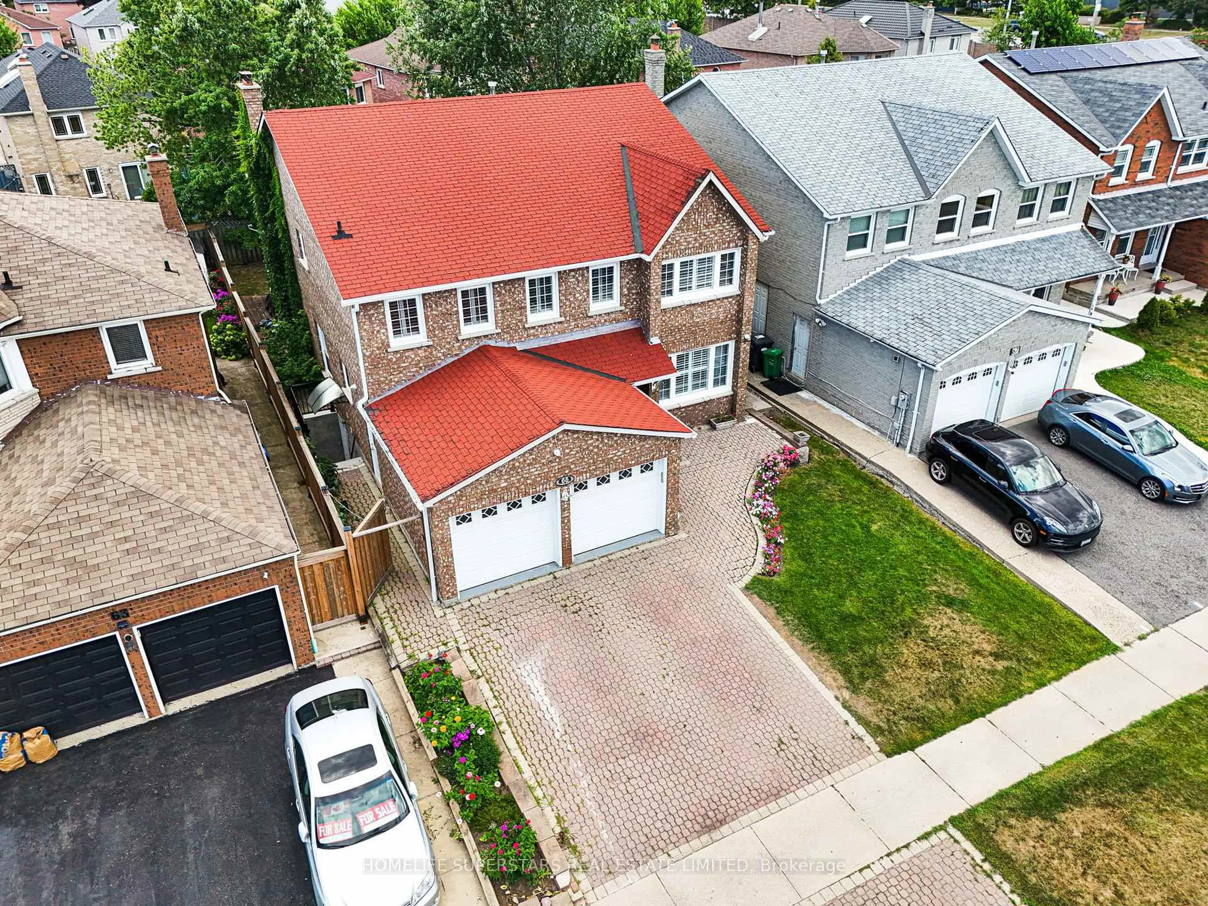 A pic from outside/outdoor area/front of a property/back of a property/a pic from drone, street for 65 Nasmith St, Brampton Ontario L6S 4Z6