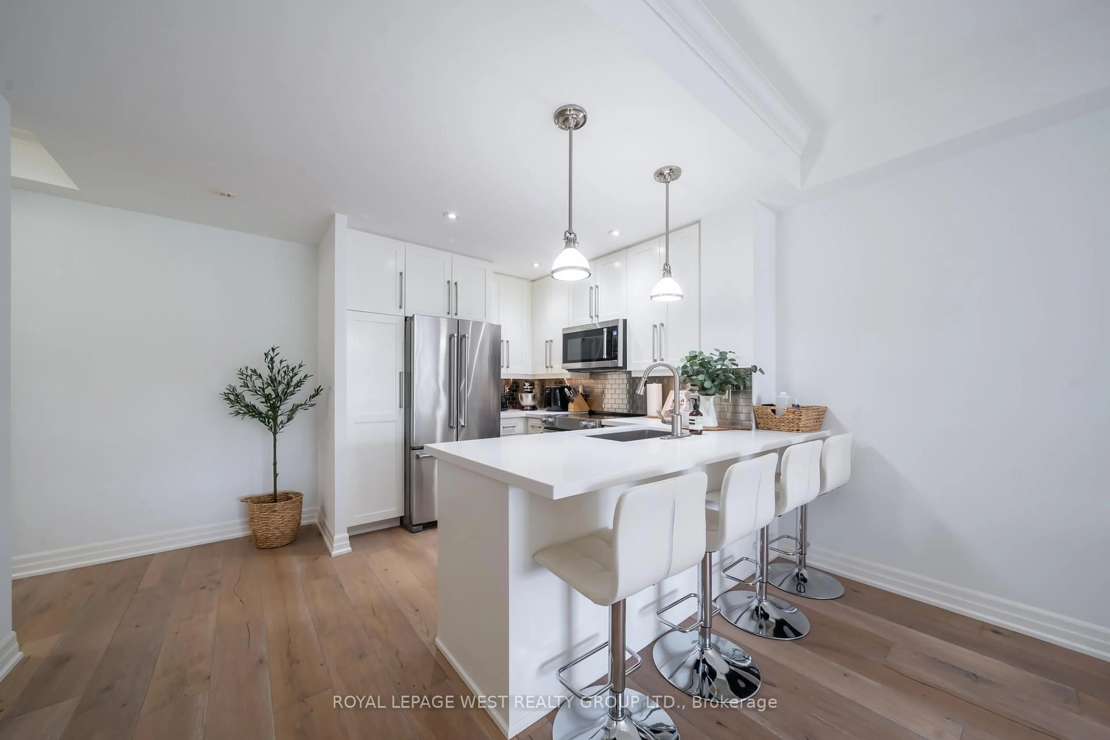 Open concept kitchen, unknown for 2855 Bloor St #616, Toronto Ontario M8X 3A1