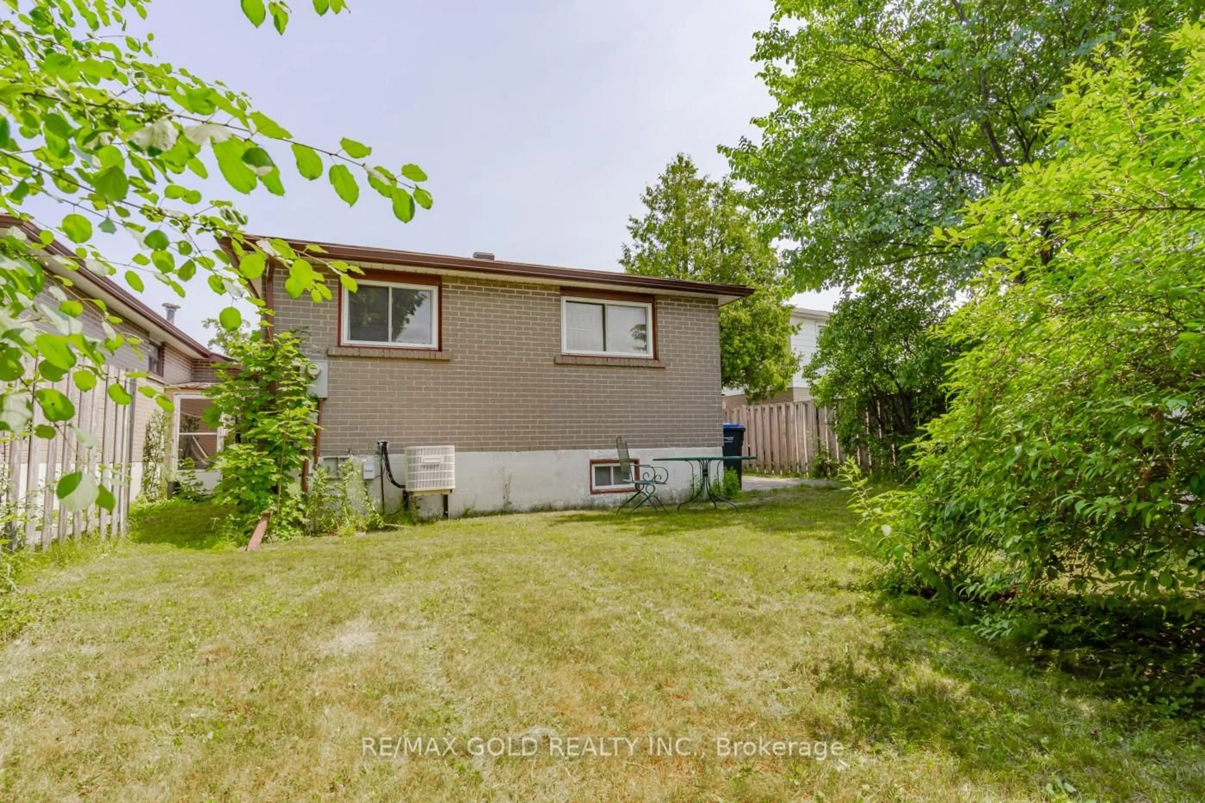 Unknown for 10 Edenridge Dr, Brampton Ontario L6T 3B1