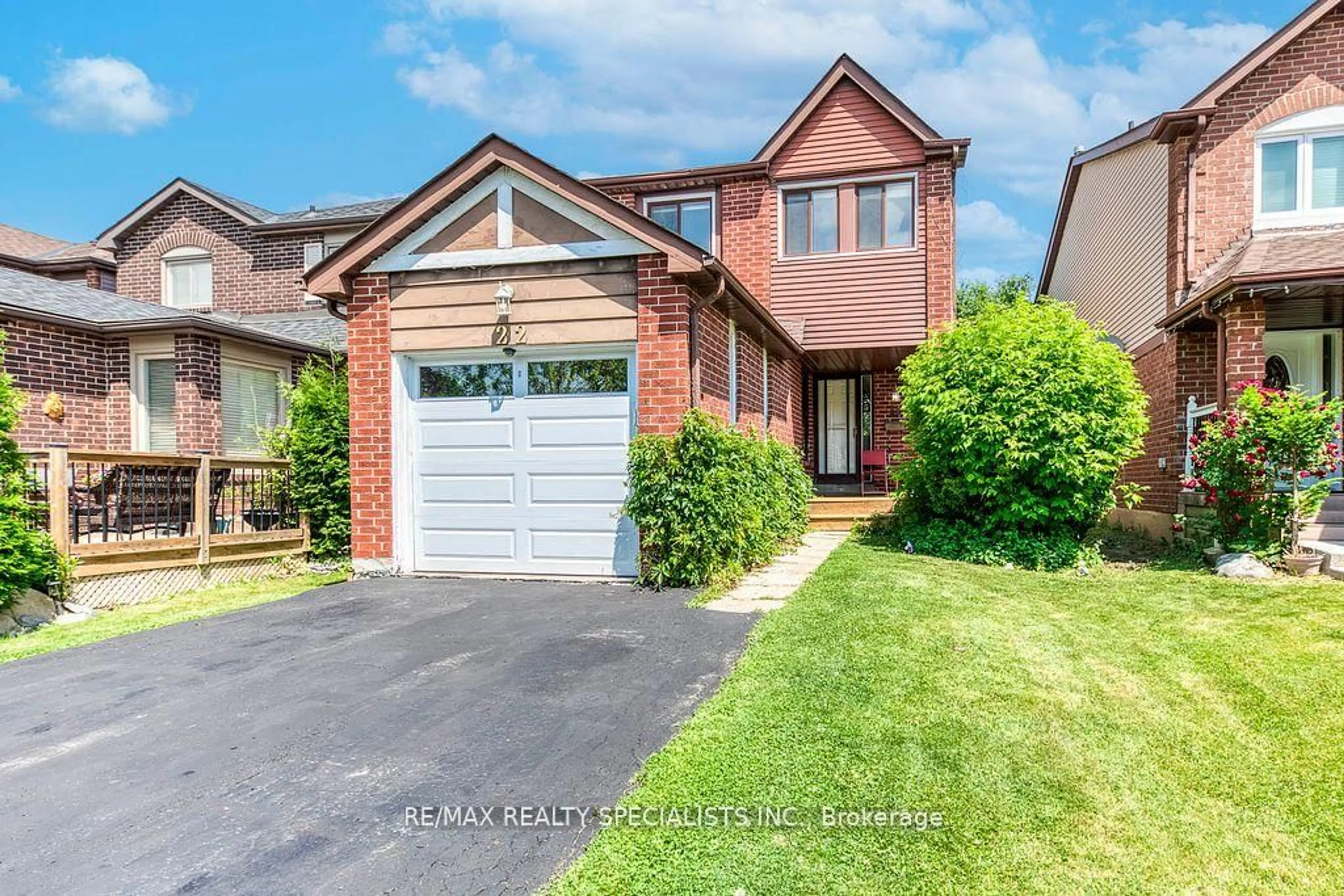 Home with brick exterior material, street for 22 Scotia Dr, Brampton Ontario L6Y 2W4