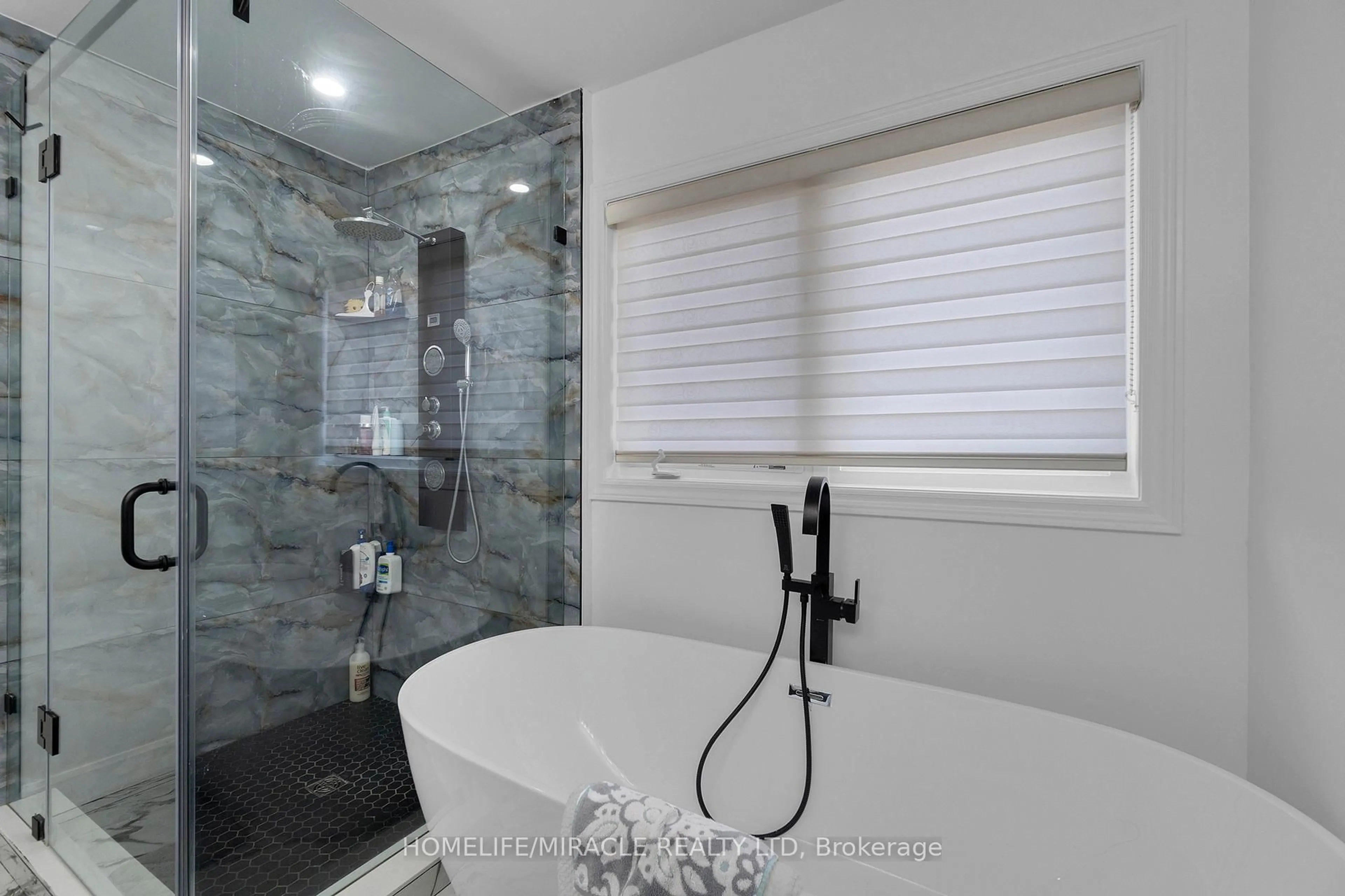 Contemporary bathroom, ceramic/tile floor for 10 Dormington Cres, Brampton Ontario L6P 3S9