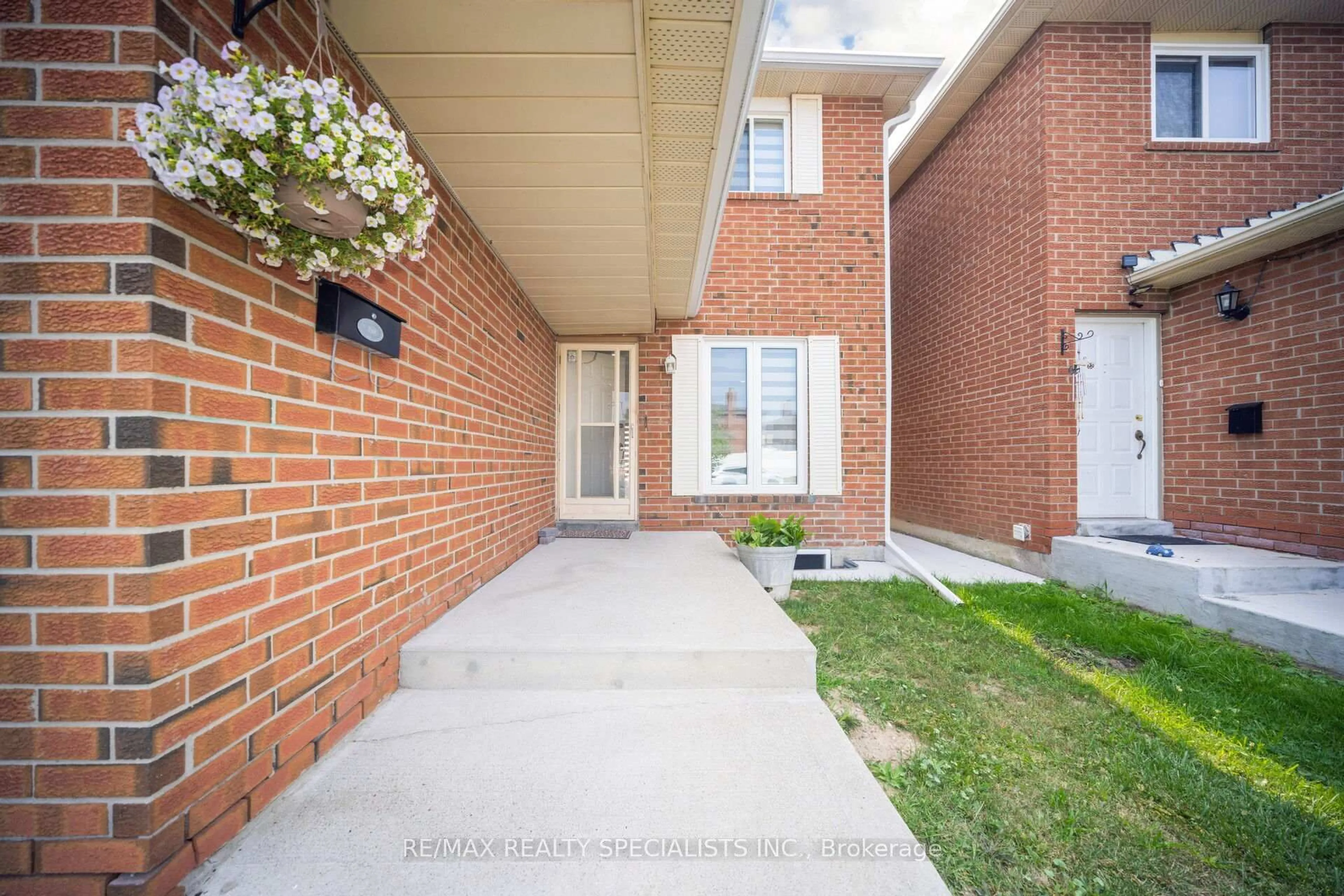 Home with brick exterior material, street for 2 Trewartha Cres, Brampton Ontario L6Z 1X4