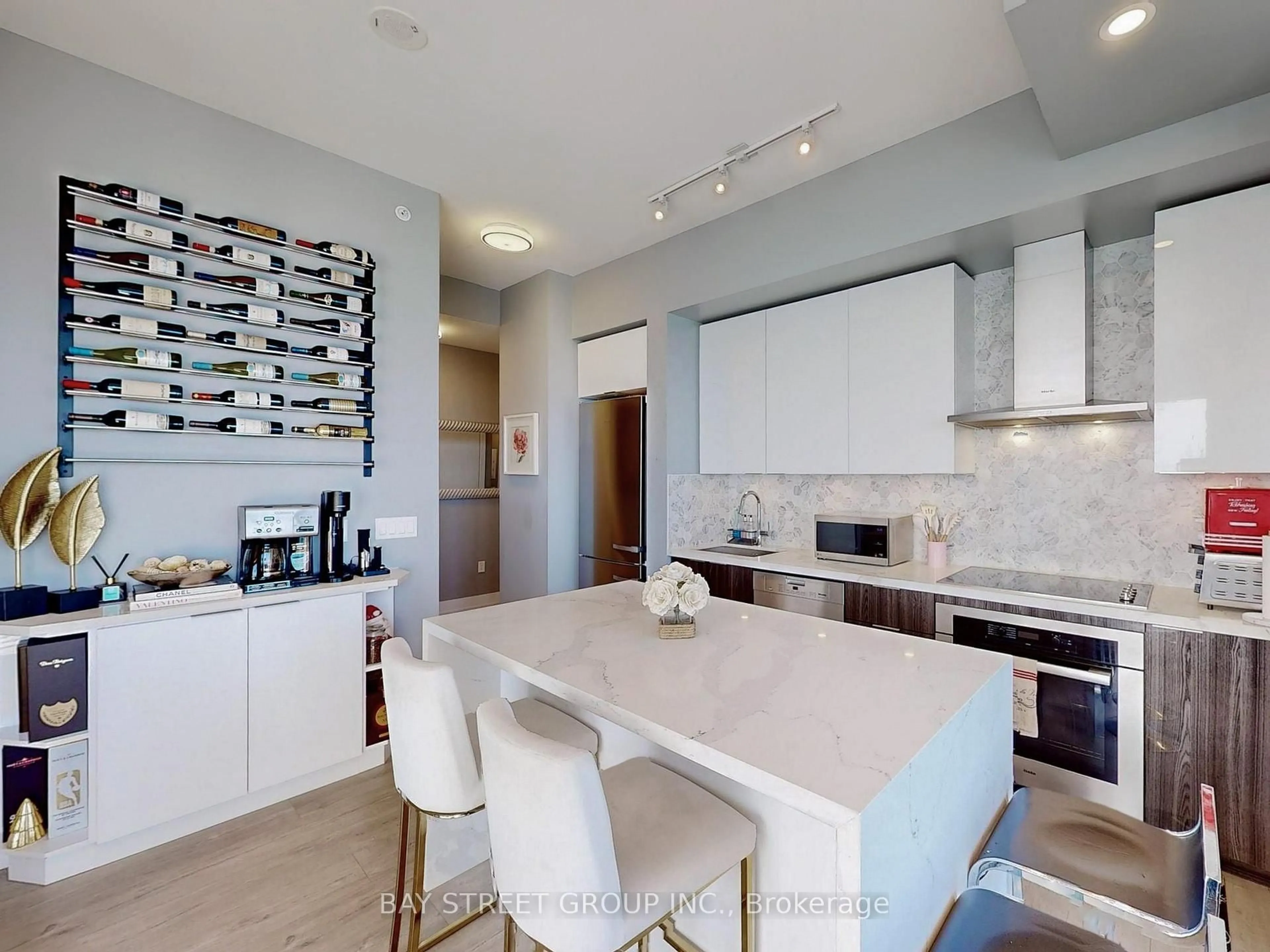 Contemporary kitchen, ceramic/tile floor for 30 Shore Breeze Dr #Lph07A, Toronto Ontario M8V 1A1