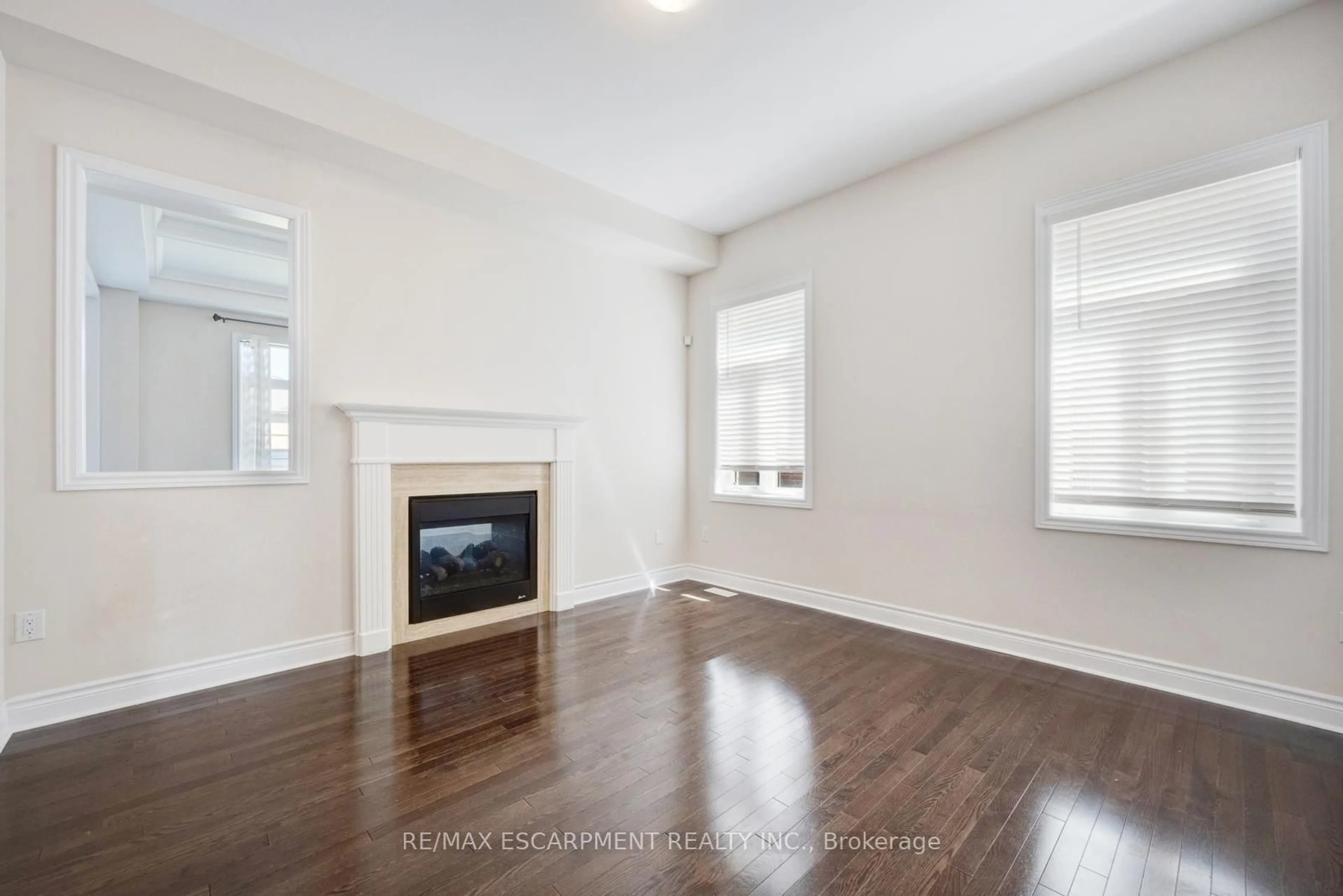 A pic of a room for 232 Niagara Tr, Halton Hills Ontario L7G 0M4