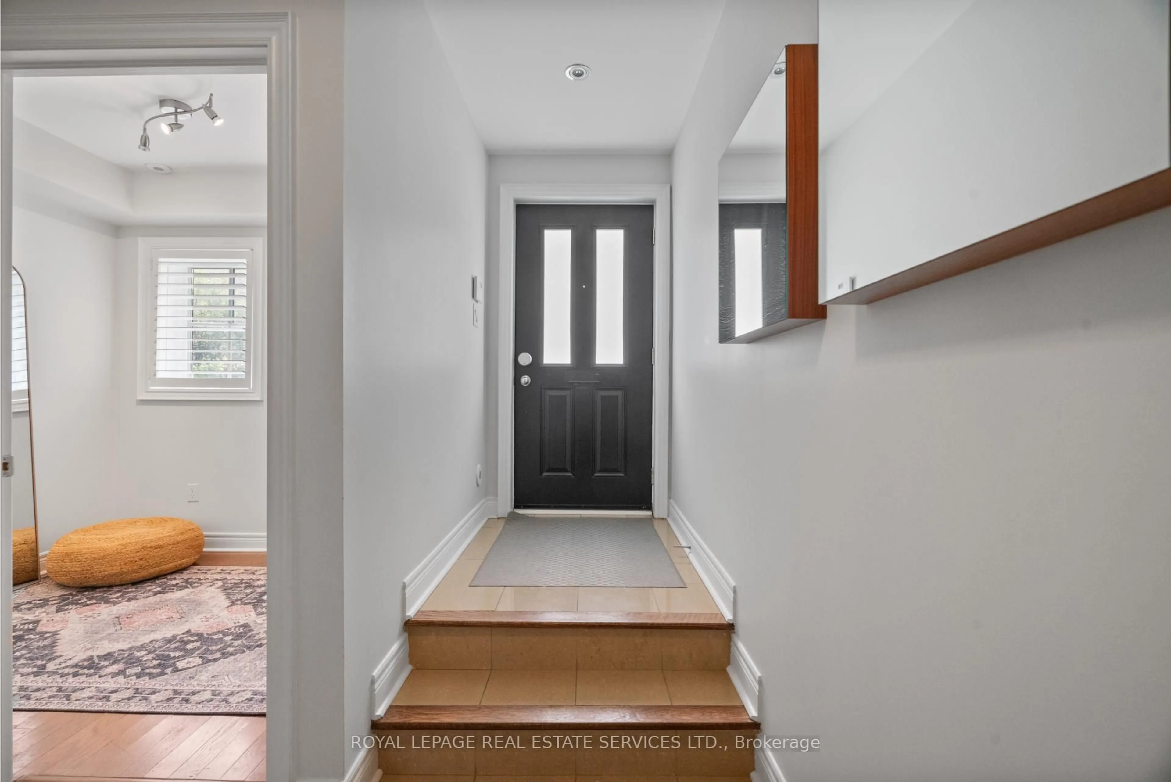 Indoor entryway for 63 Ruby Lang Lane, Toronto Ontario M8Z 0B8