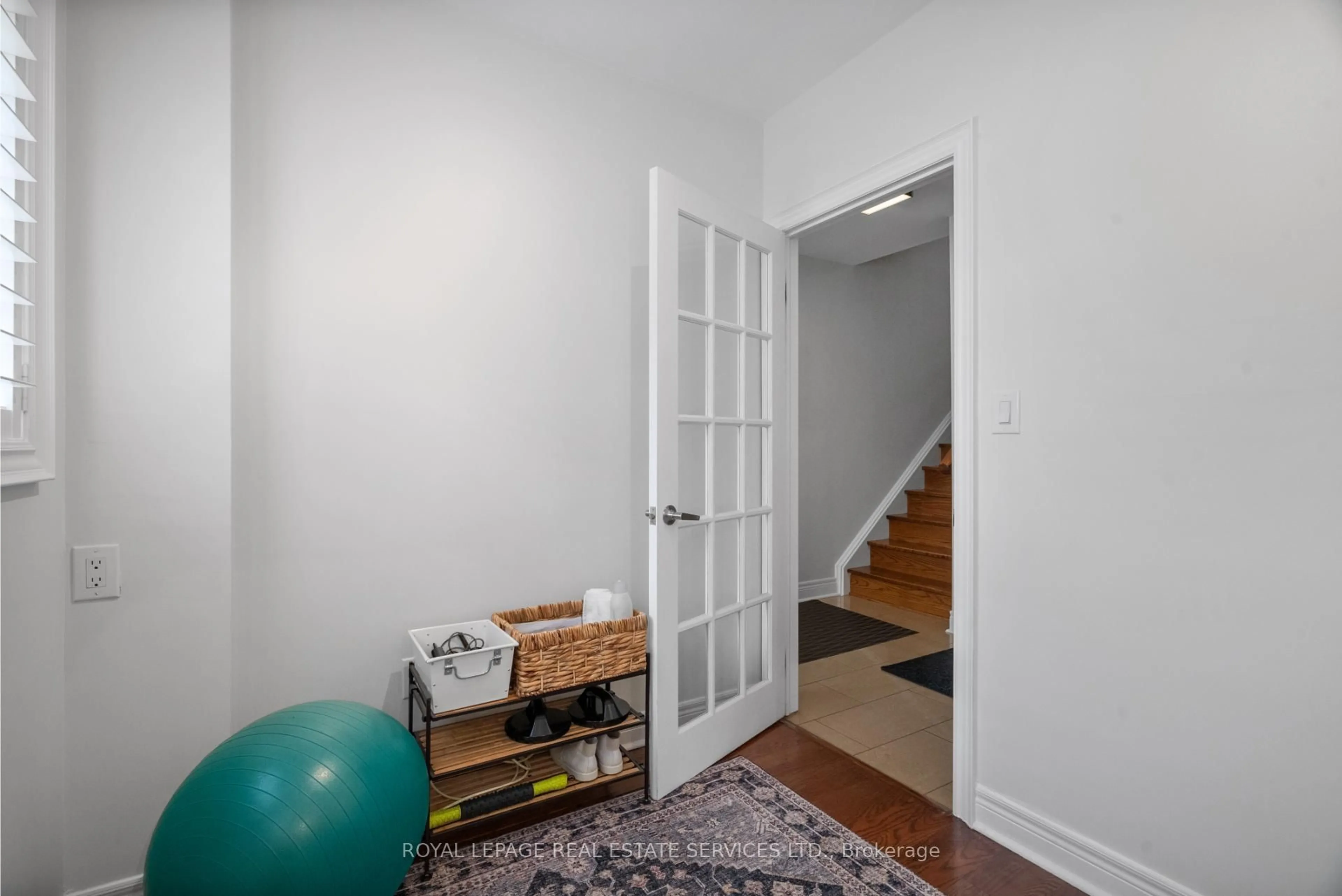 Indoor entryway for 63 Ruby Lang Lane, Toronto Ontario M8Z 0B8