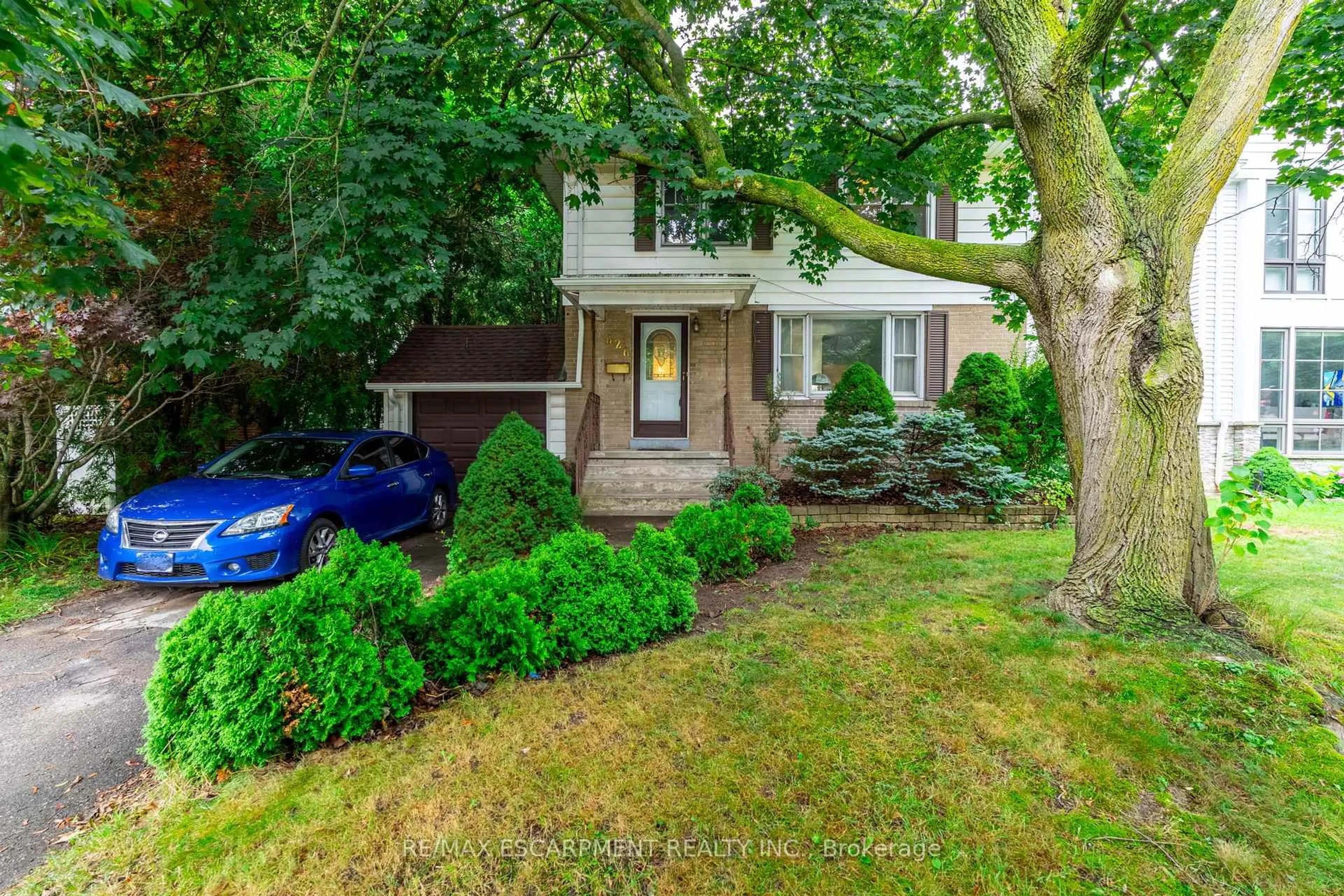 Unknown for 626 George St, Burlington Ontario L7R 2V7