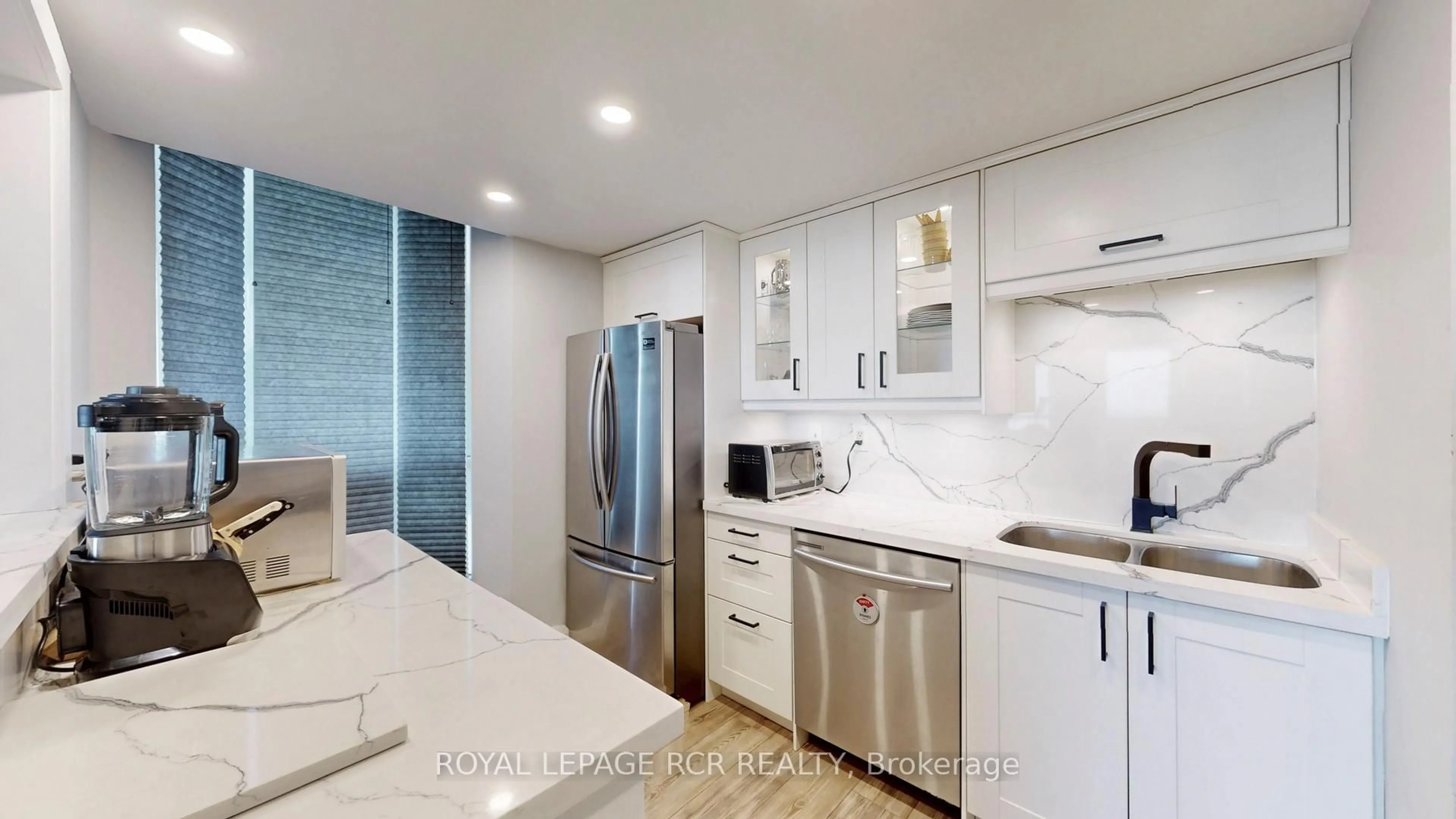 Unknown for 4450 Tucana Crt #1610, Mississauga Ontario L5R 3R4