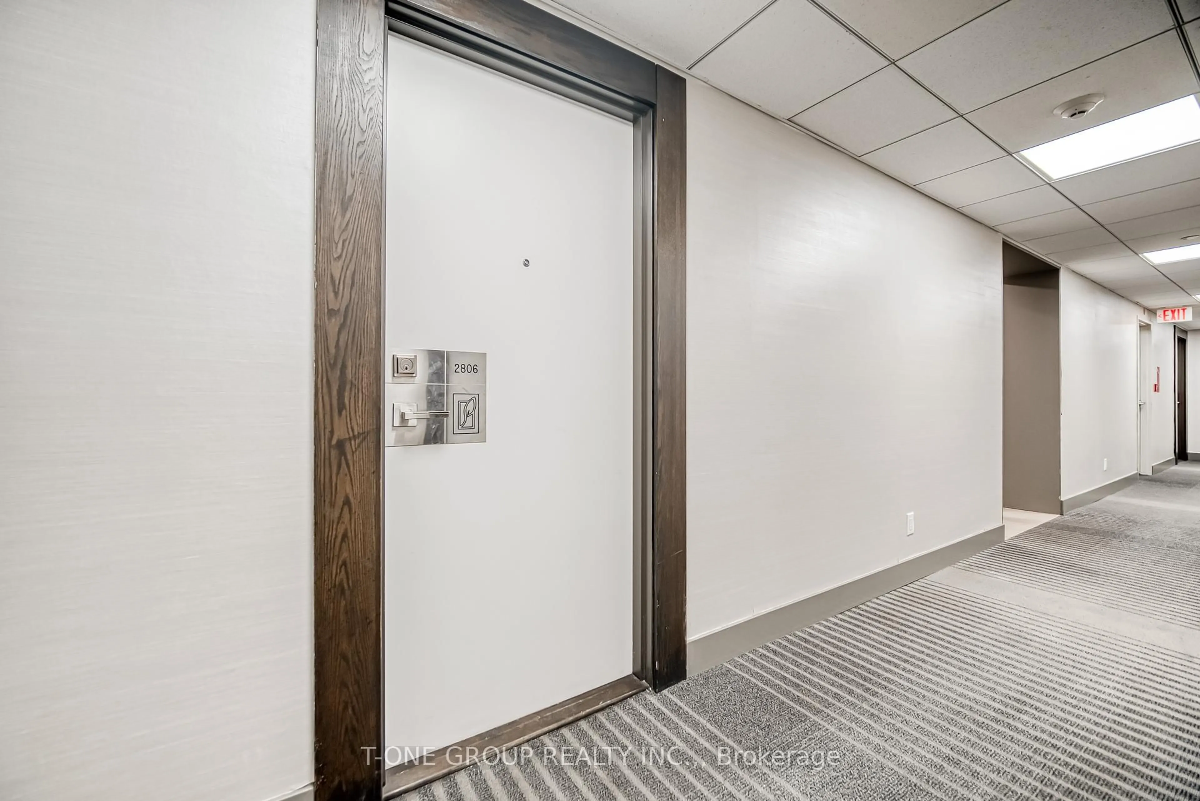 Indoor foyer for 4011 Brickstone Mews #2806, Mississauga Ontario L5B 0G3